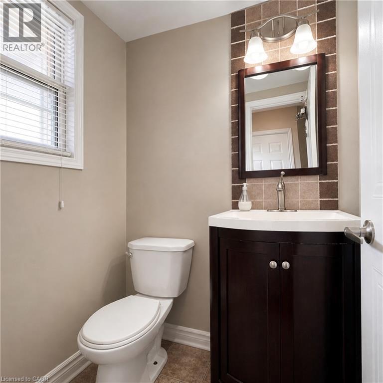 3 Bed, 3 Bath House for Rent in London – 831 DEVERON Crescent, London - Image 10