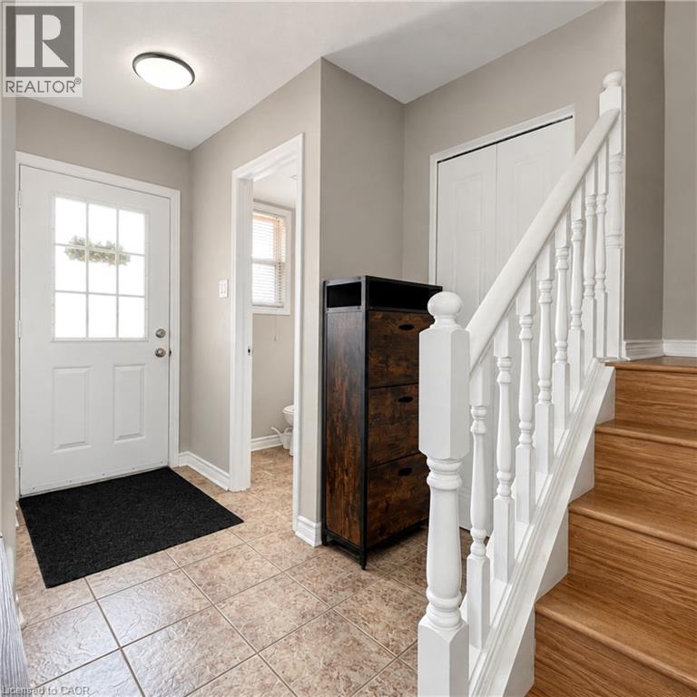3 Bed, 3 Bath House for Rent in London – 831 DEVERON Crescent, London - Image 5