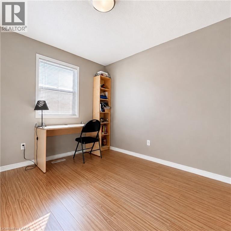 3 Bed, 3 Bath House for Rent in London – 831 DEVERON Crescent, London - Image 23