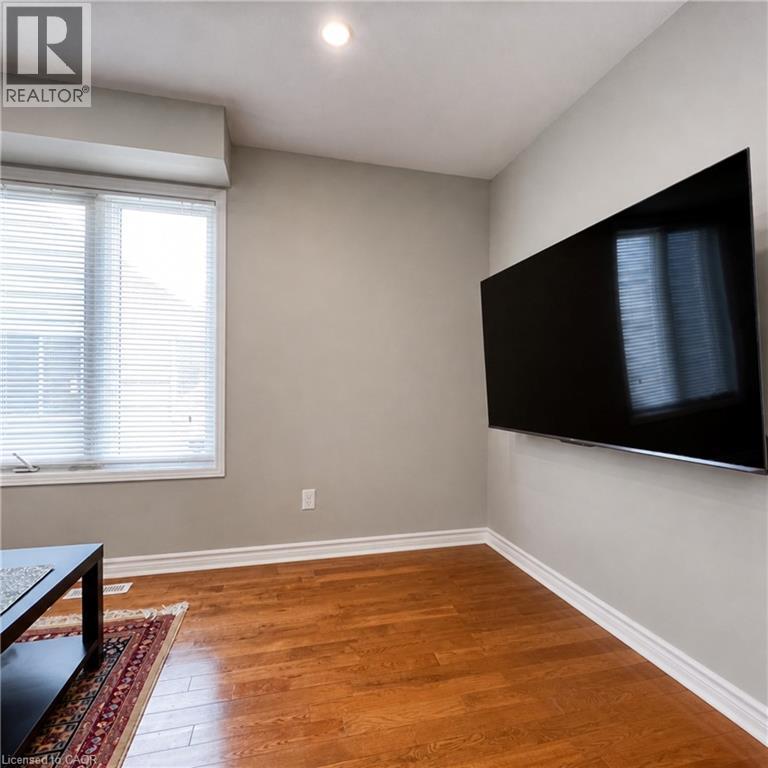 3 Bed, 3 Bath House for Rent in London – 831 DEVERON Crescent, London - Image 8