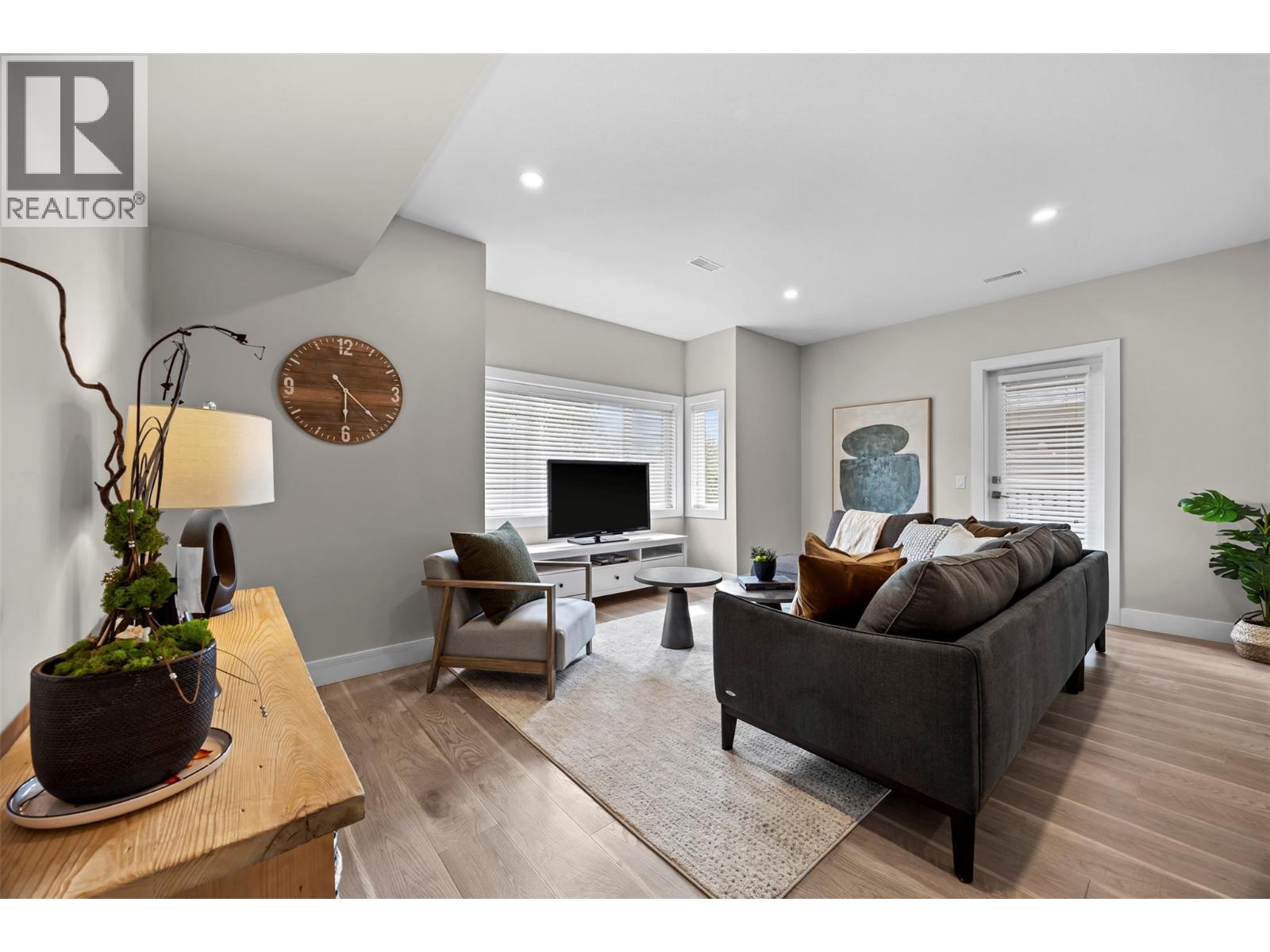 #18 255 Taylor Road - 17