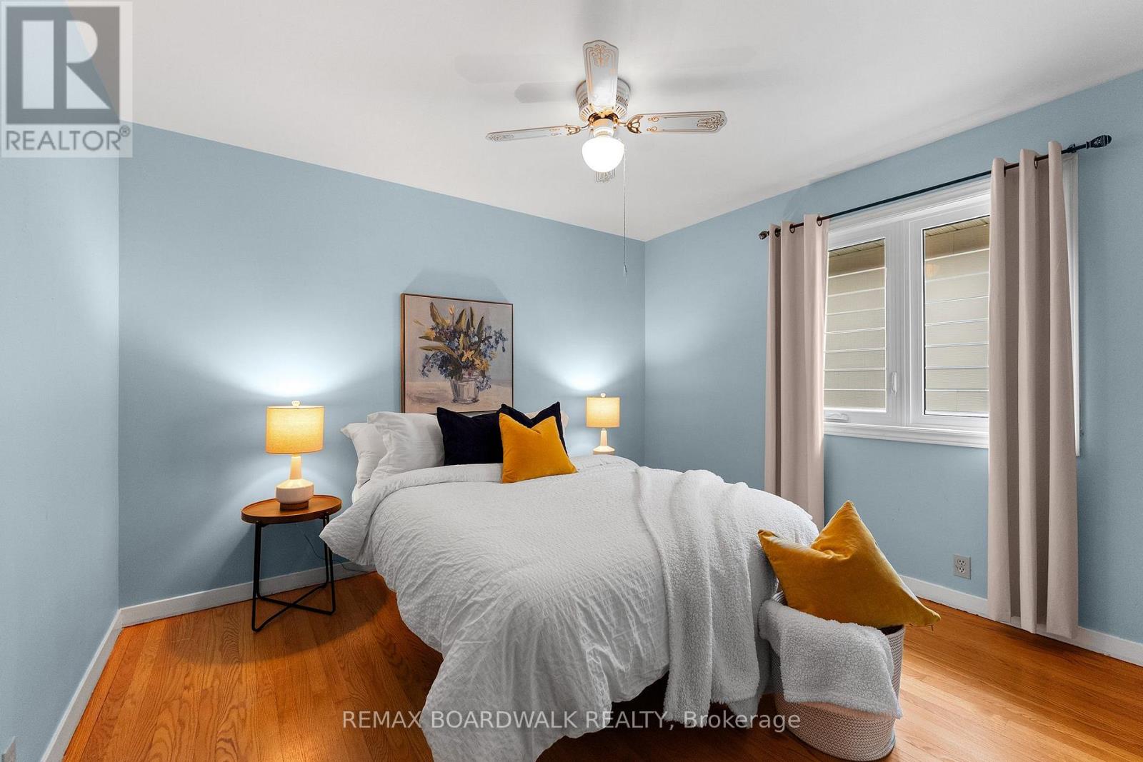 208 OXFORD STREET E - 13