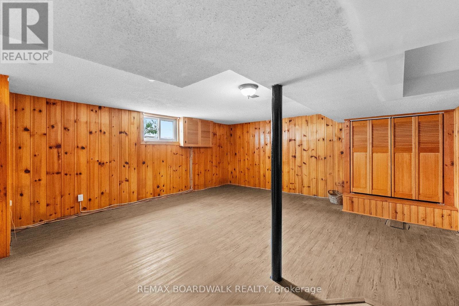 208 OXFORD STREET E - 19