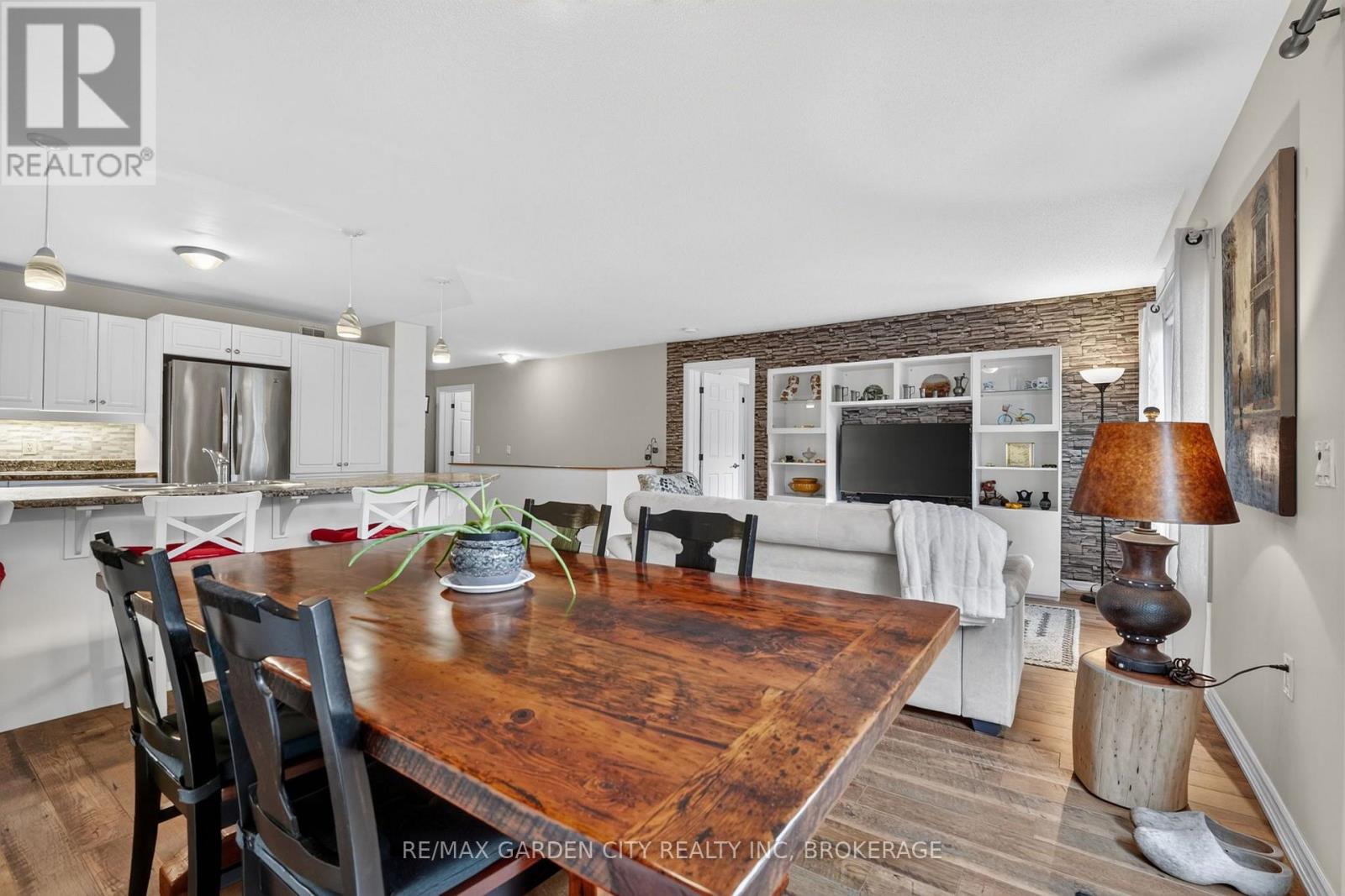 3973 SUNSET LANE - Image 19