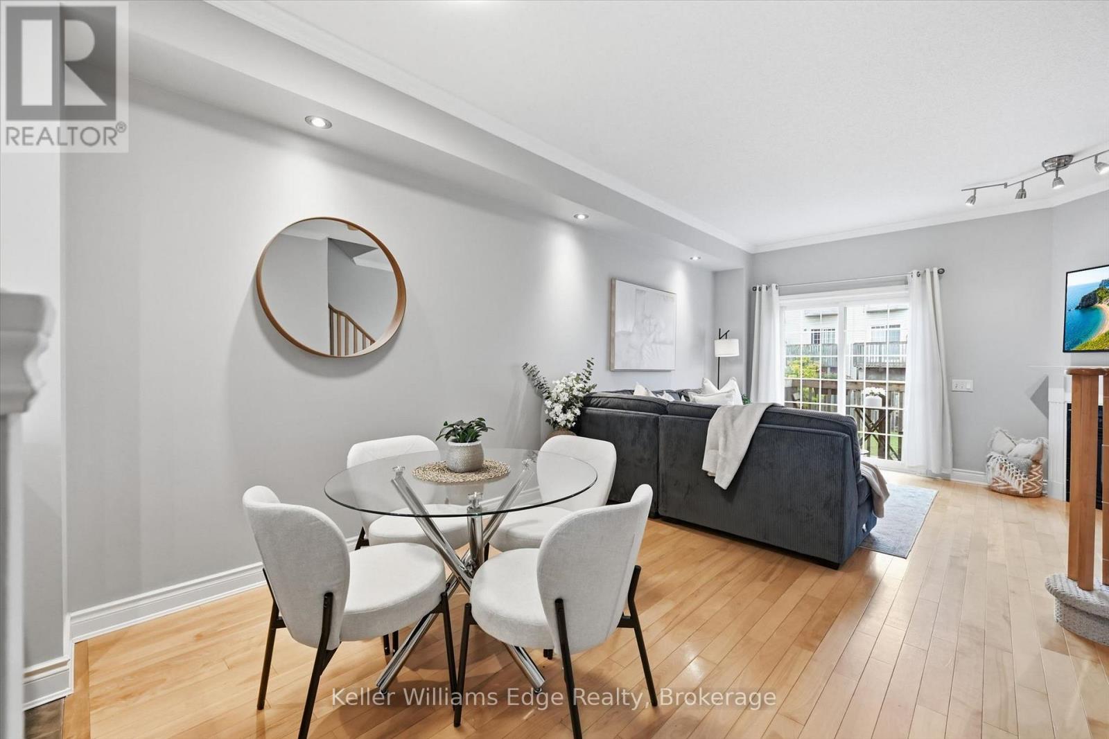 #29 5080 FAIRVIEW STREET - 11