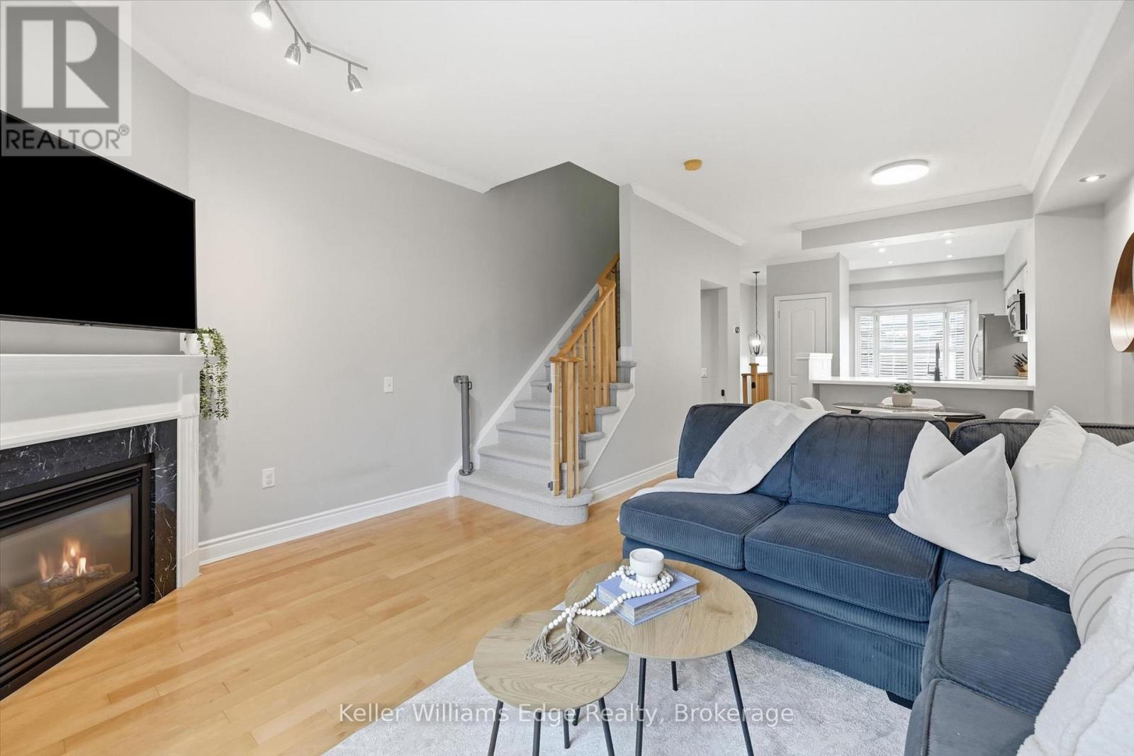 #29 5080 FAIRVIEW STREET - 17
