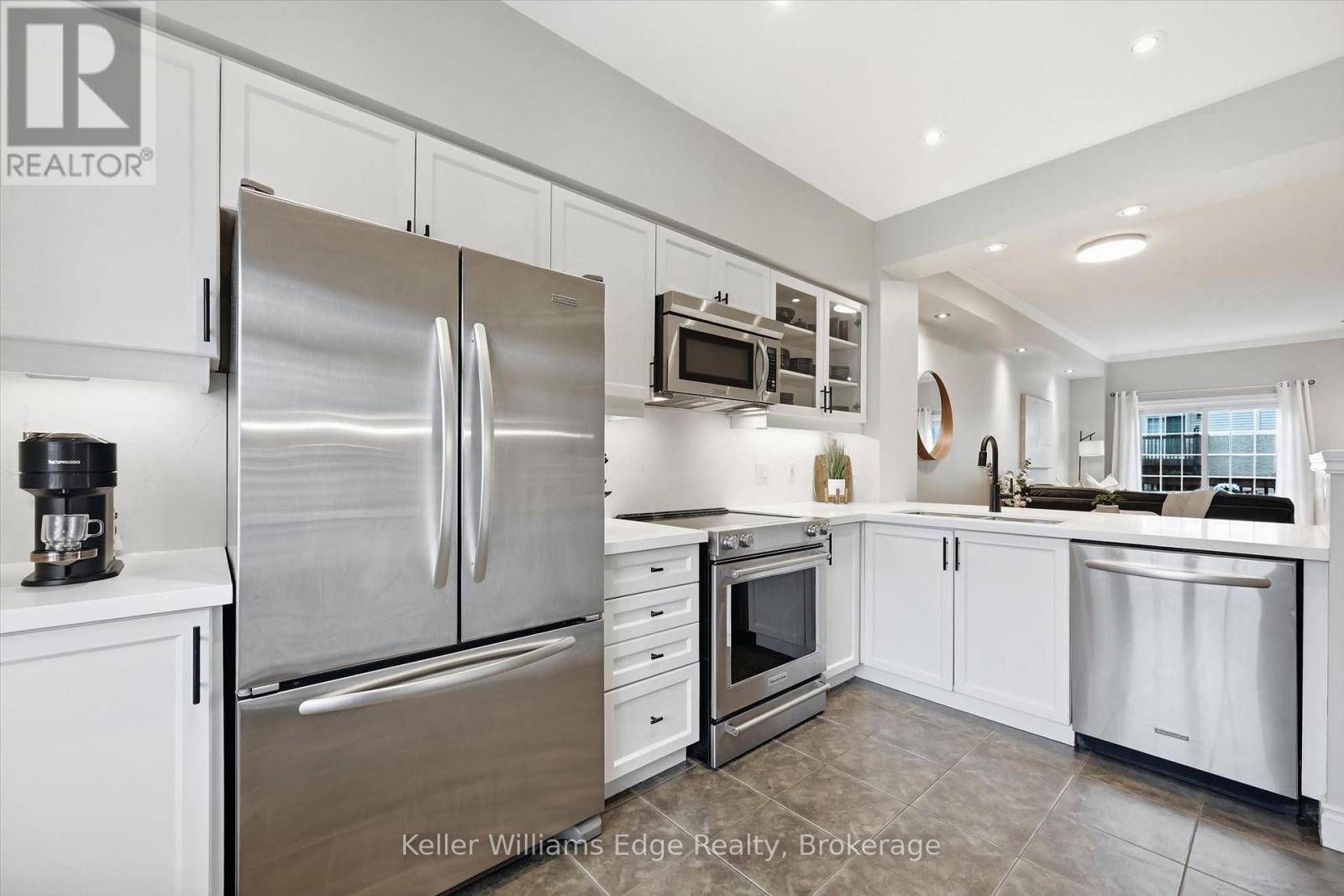 #29 5080 FAIRVIEW STREET - 4
