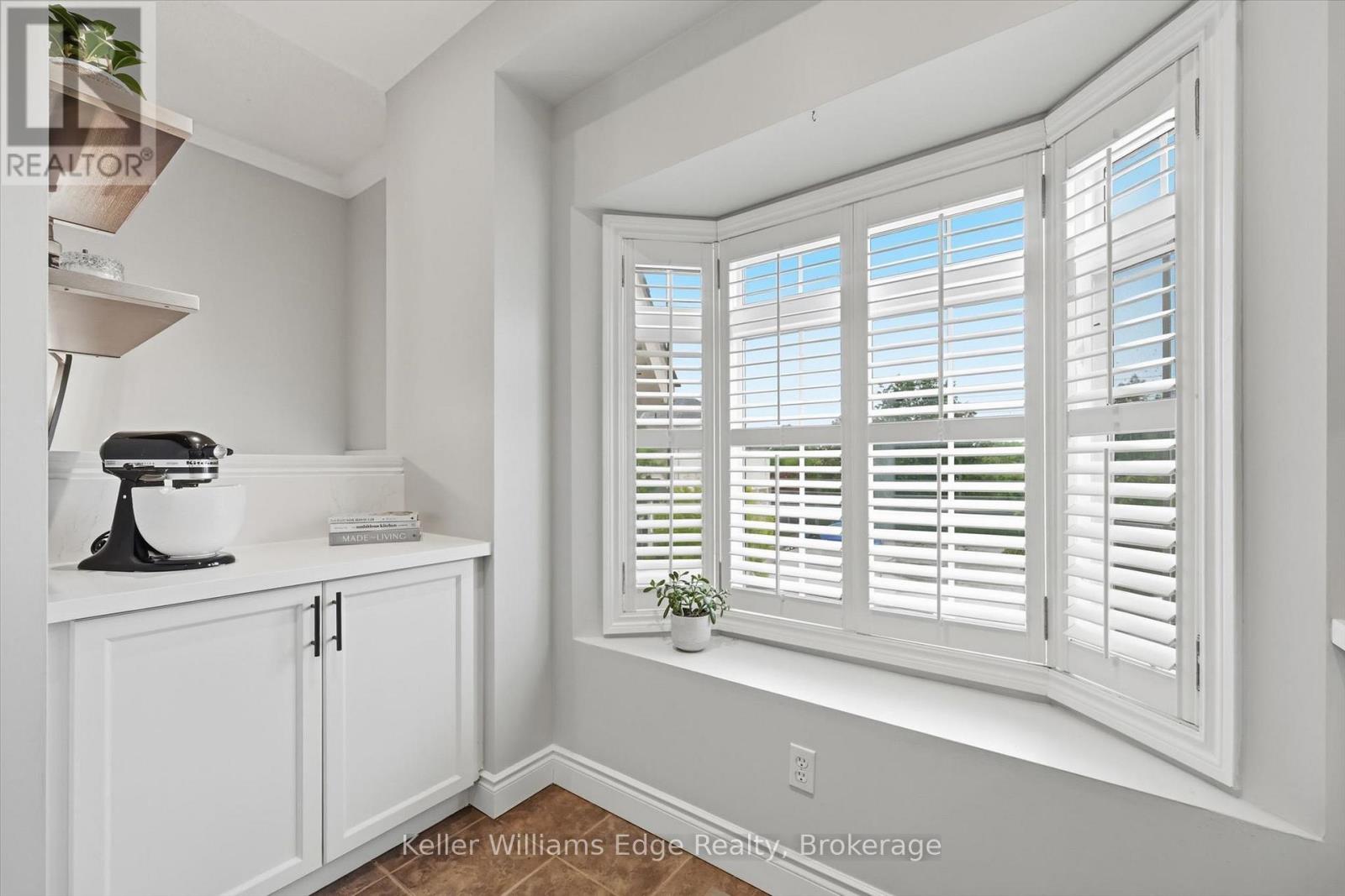#29 5080 FAIRVIEW STREET - 6