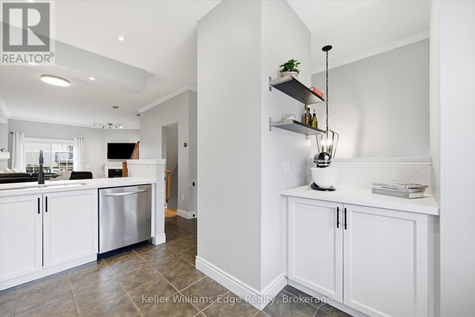 #29 5080 FAIRVIEW STREET - 7