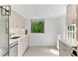 Upper - 553 Broadview Avenue, Toronto, ON M4K2N7 Photo 10