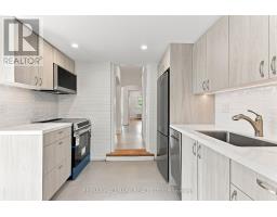 Upper - 553 Broadview Avenue, Toronto, ON M4K2N7 Photo 14