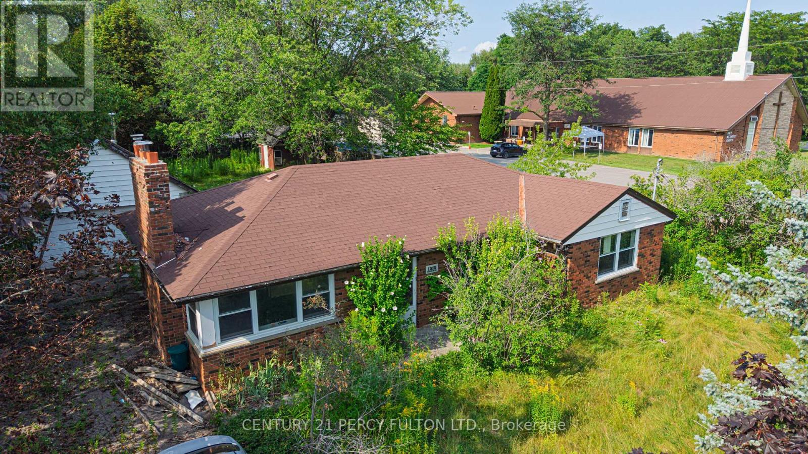 1910 ROSSLAND ROAD E - Image 23