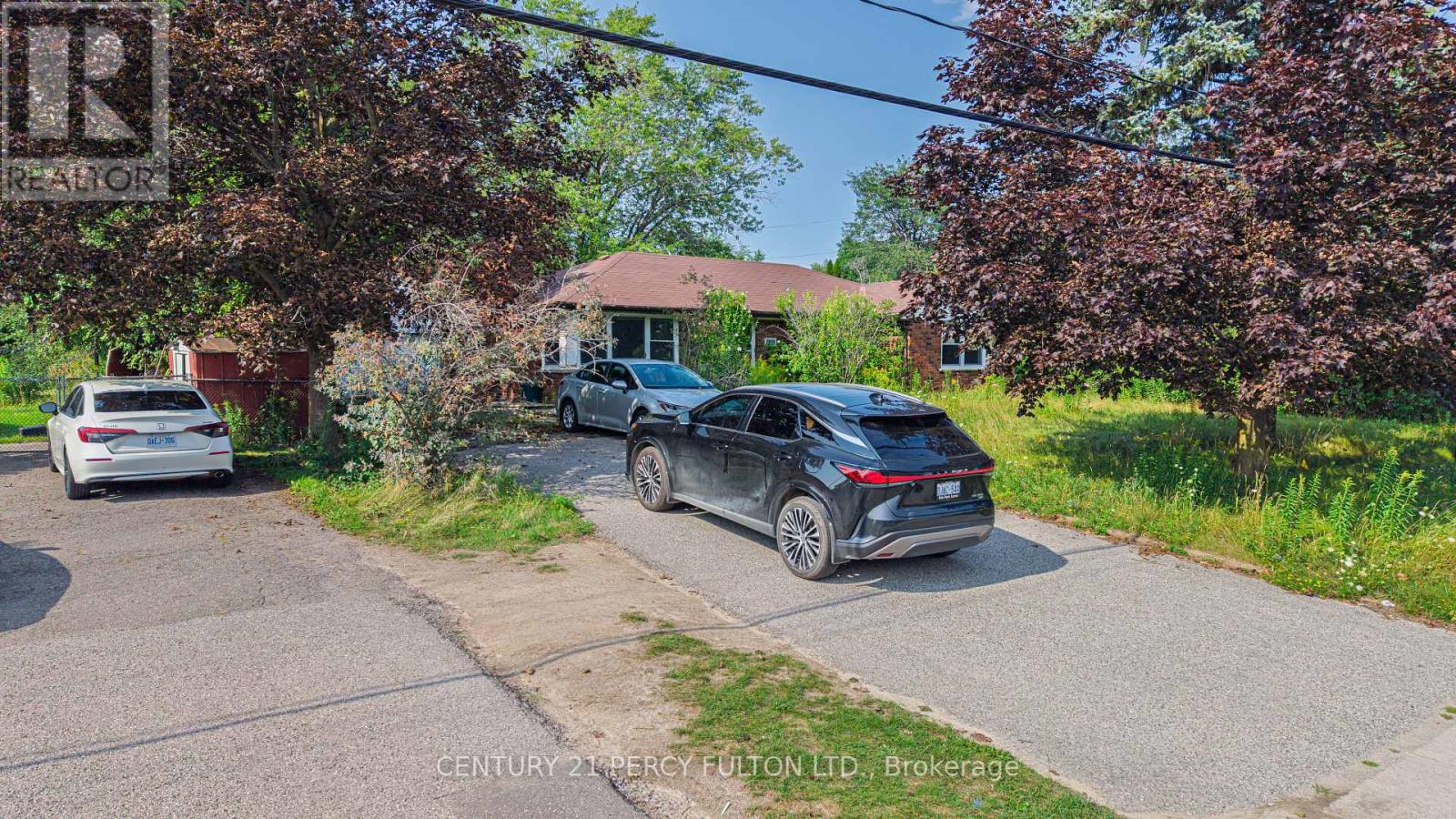 1910 ROSSLAND ROAD E - 36