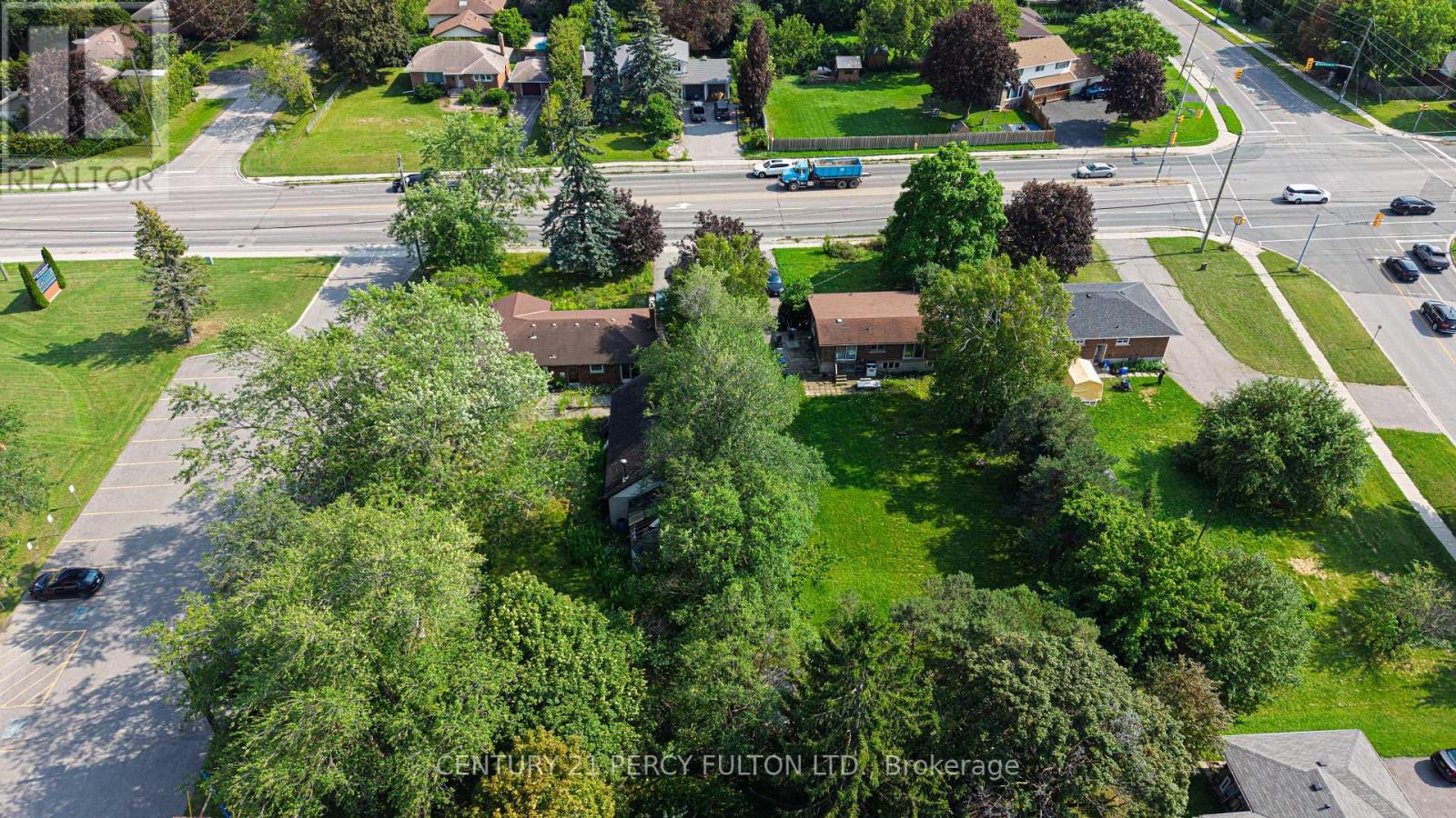 1906 ROSSLAND ROAD E - 10