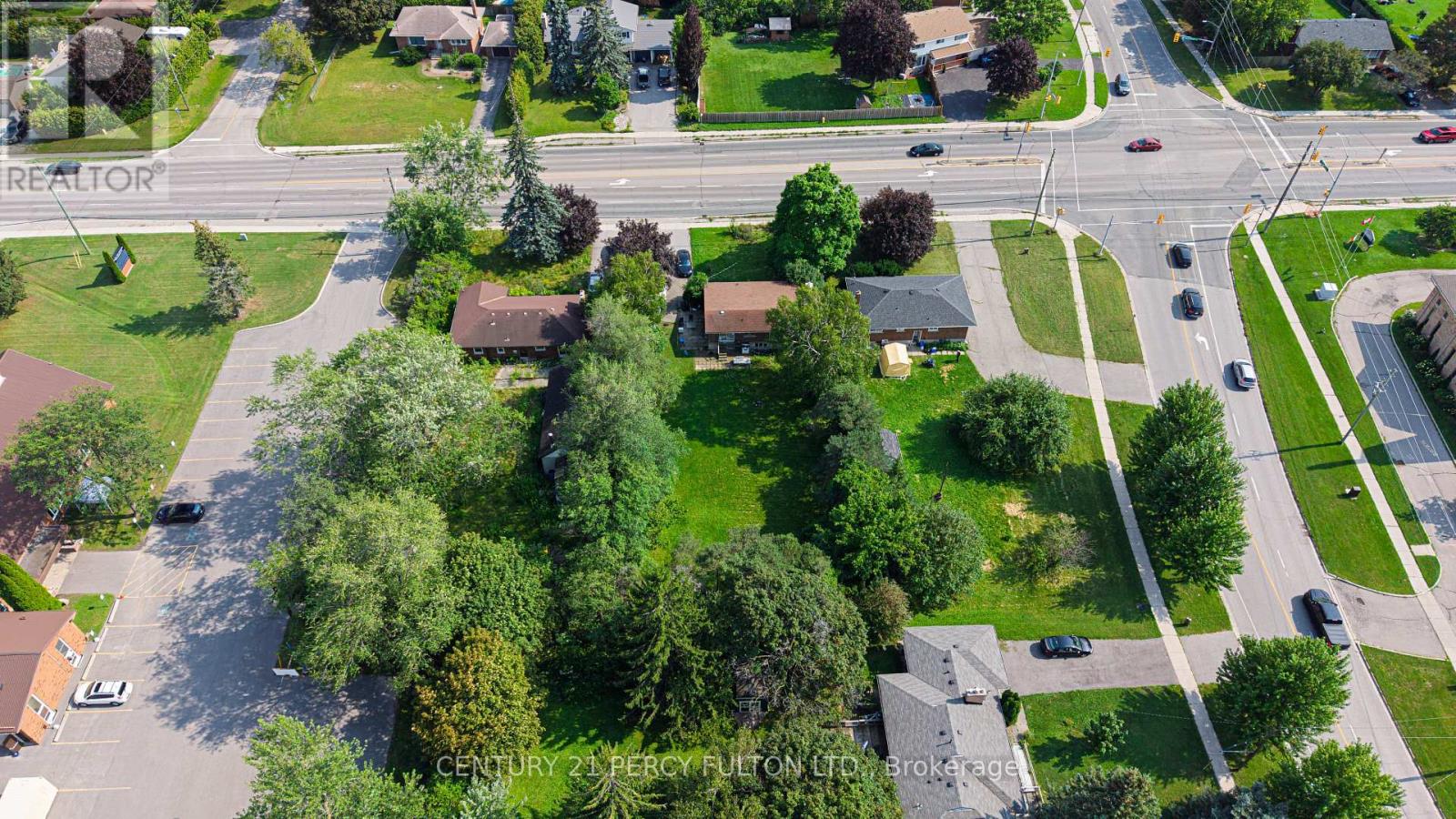 1906 ROSSLAND ROAD E - 11