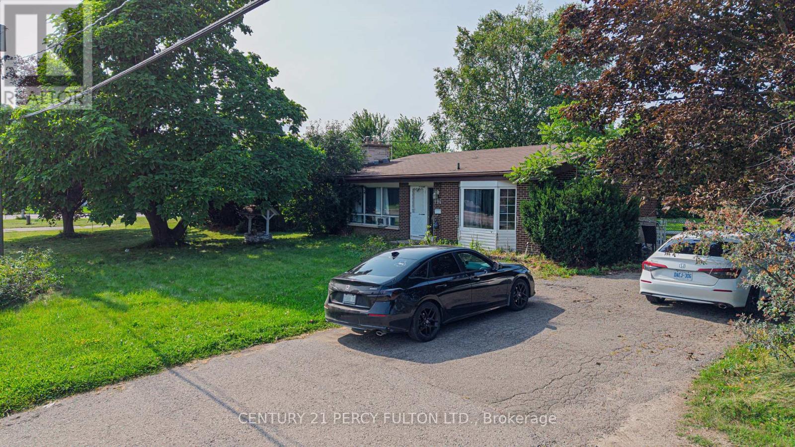 1906 ROSSLAND ROAD E - 29