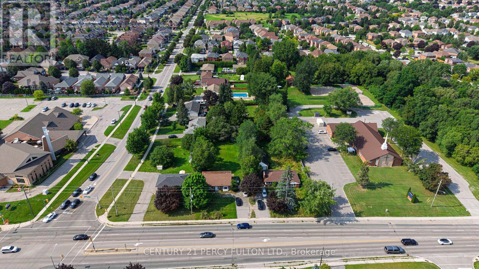 1906 ROSSLAND ROAD E - 3