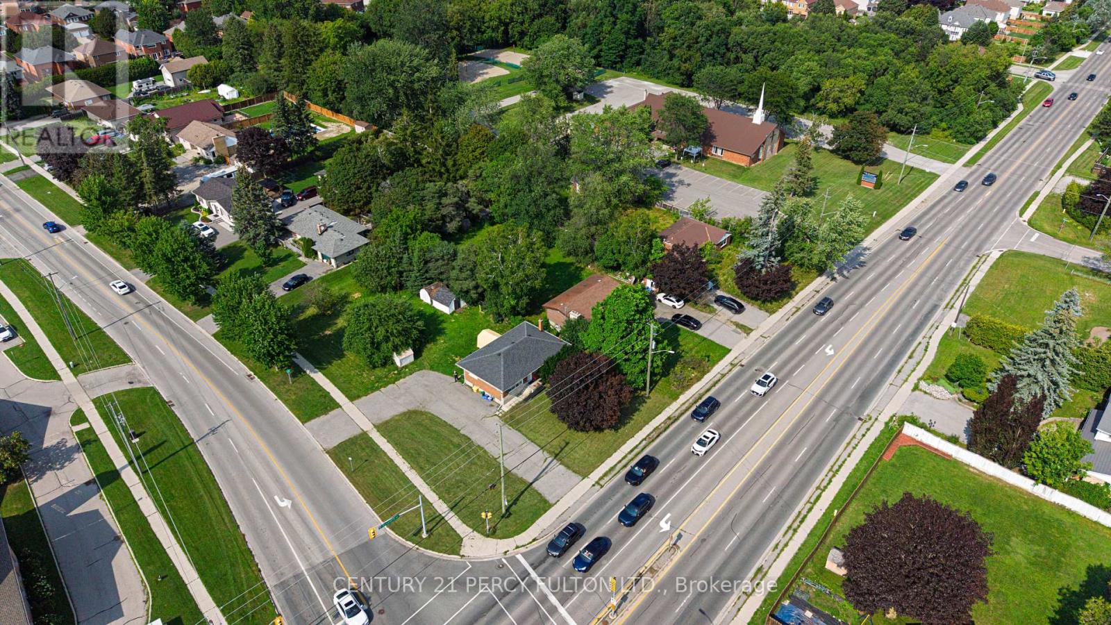 1906 ROSSLAND ROAD E - 4