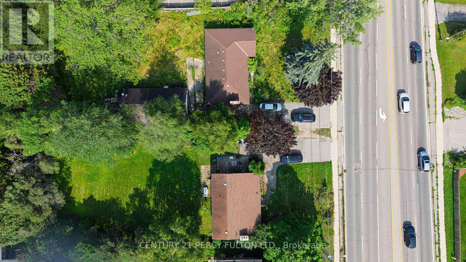 1906 ROSSLAND ROAD E - 6