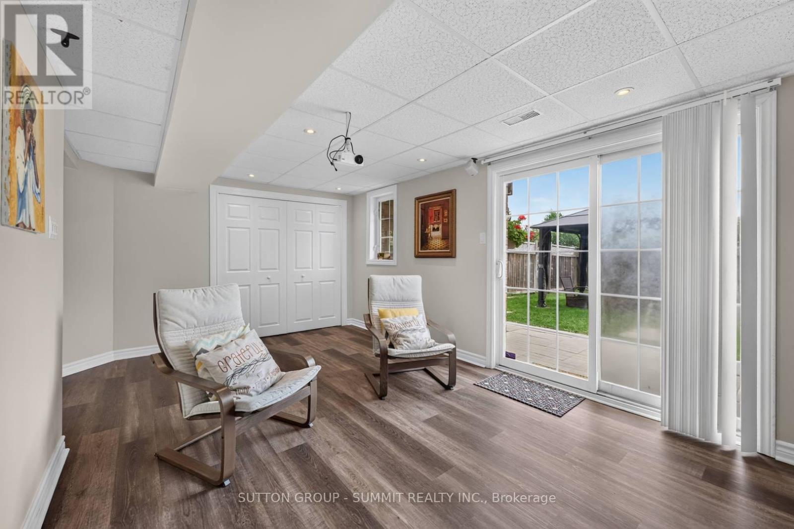 187 KIRKVALLEY CRESCENT - Image 35