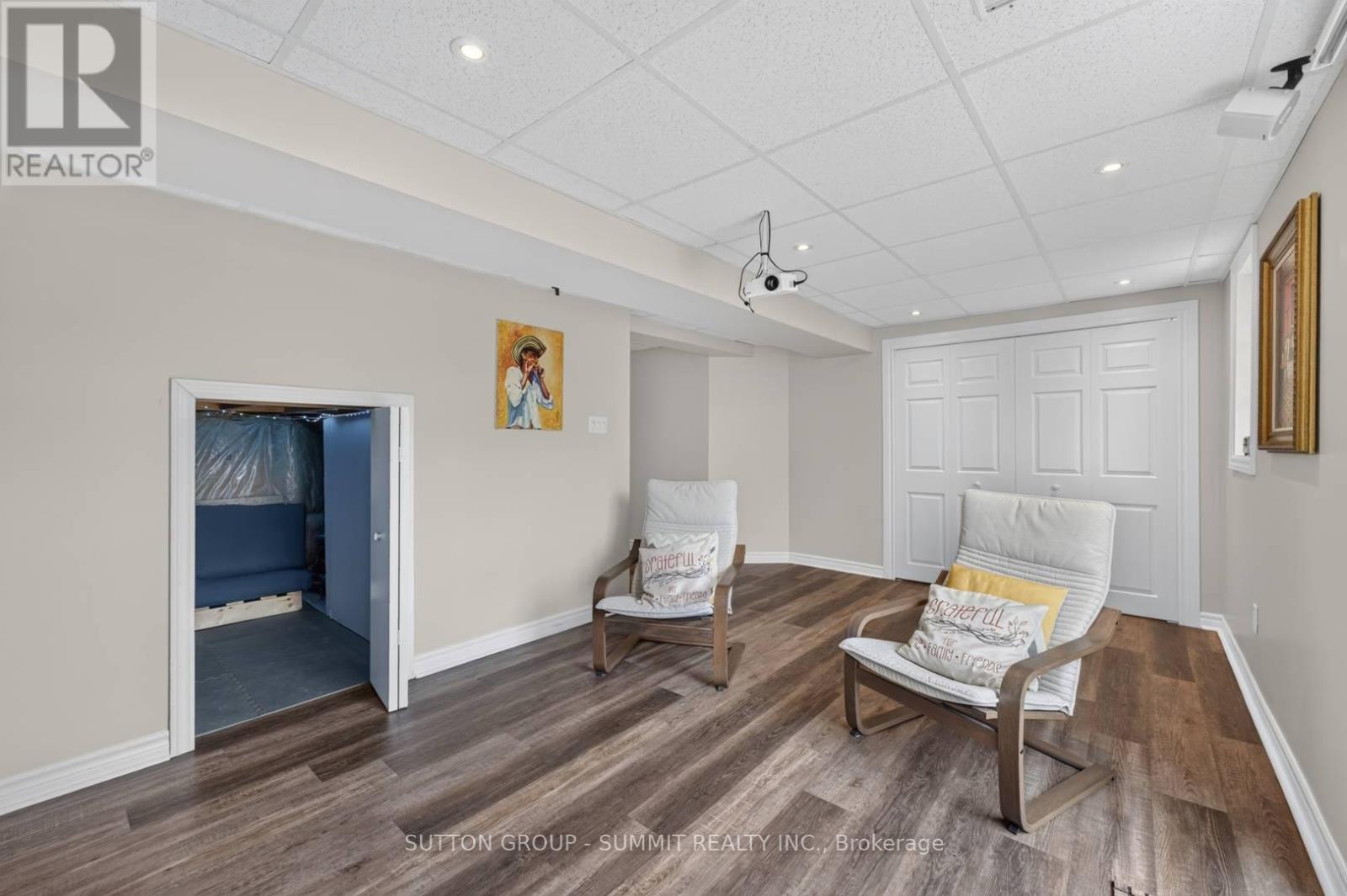 187 KIRKVALLEY CRESCENT - Image 36