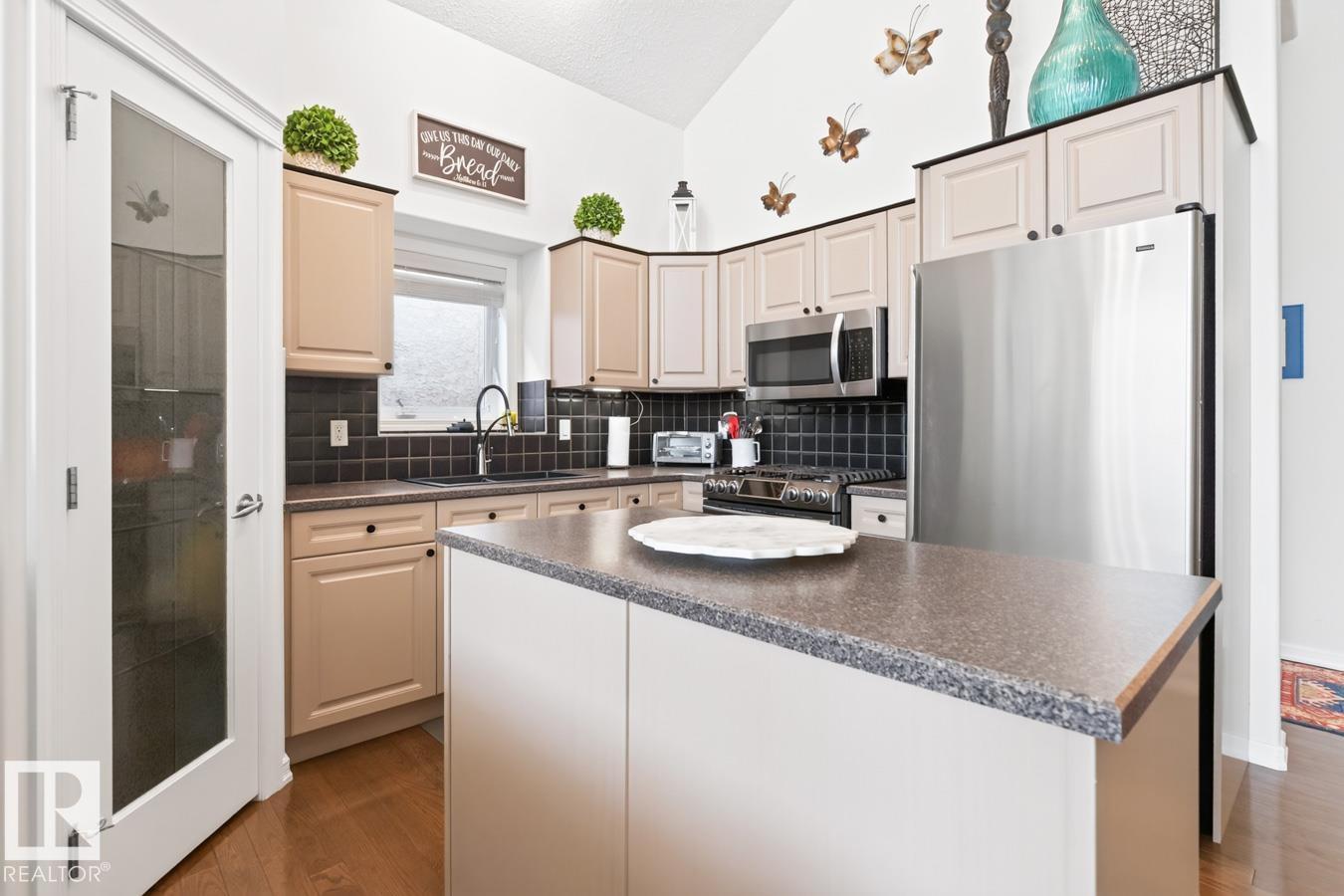 #14 577 BUTTERWORTH WY NW - 10