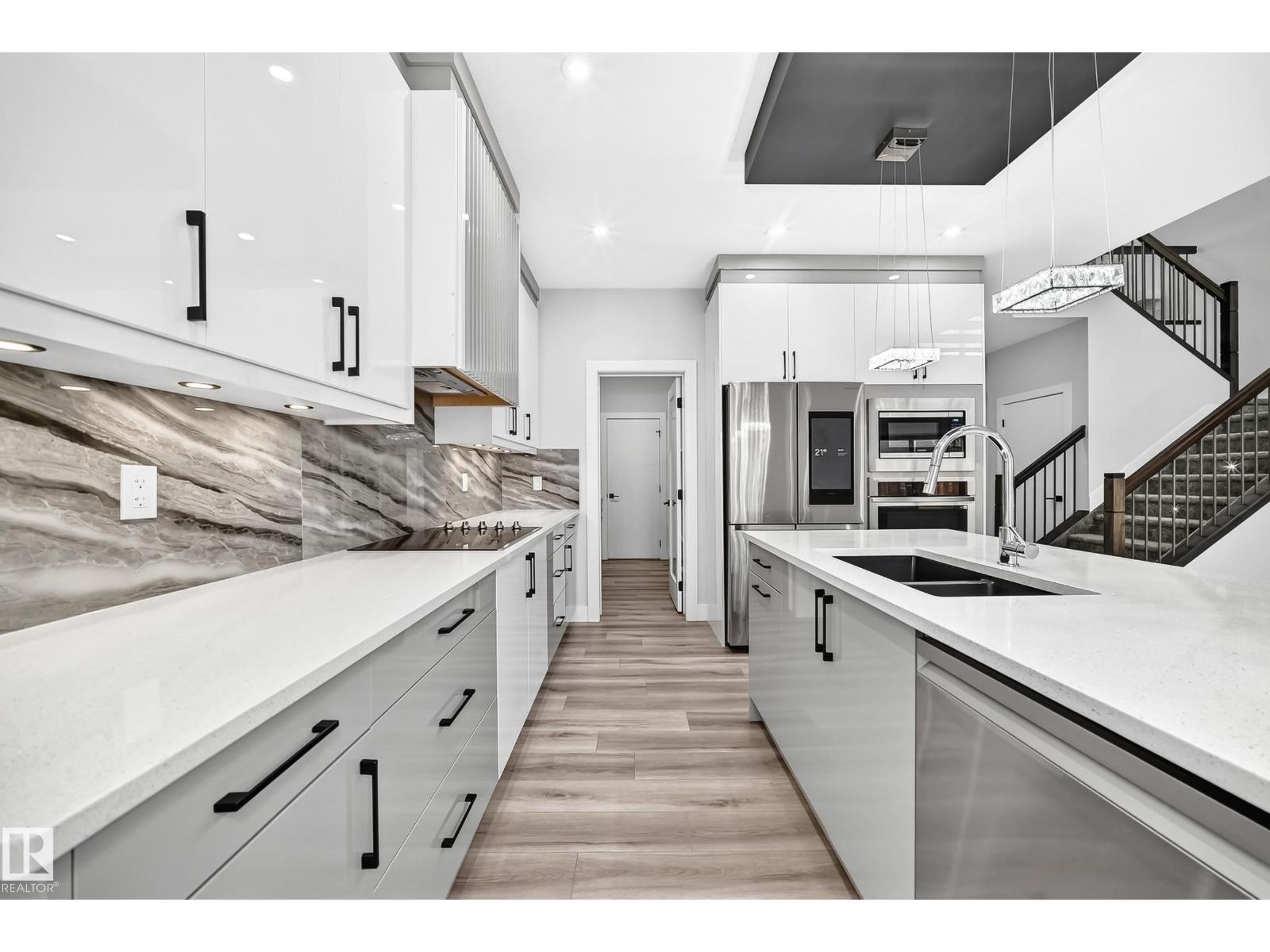 3207 160 ST SW - 10