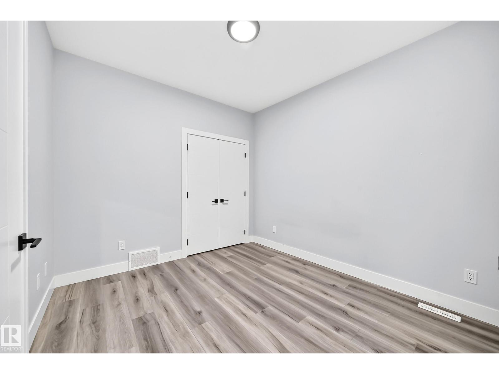 3207 160 ST SW - 23