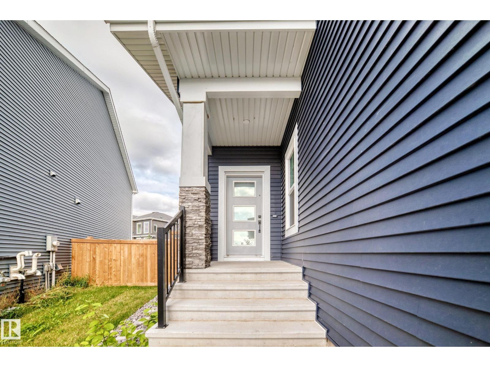 3207 160 ST SW - 3