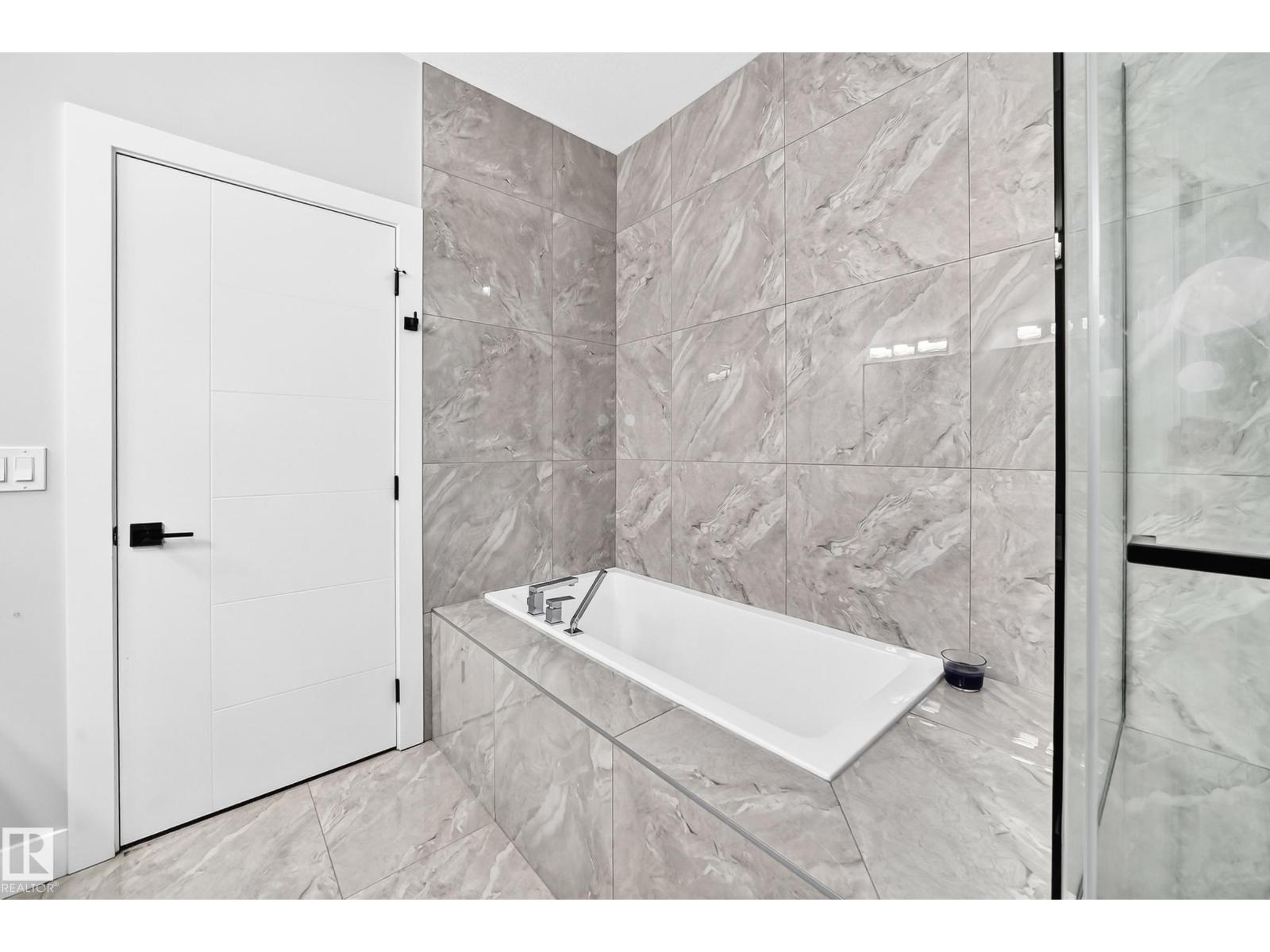 3207 160 ST SW - 38