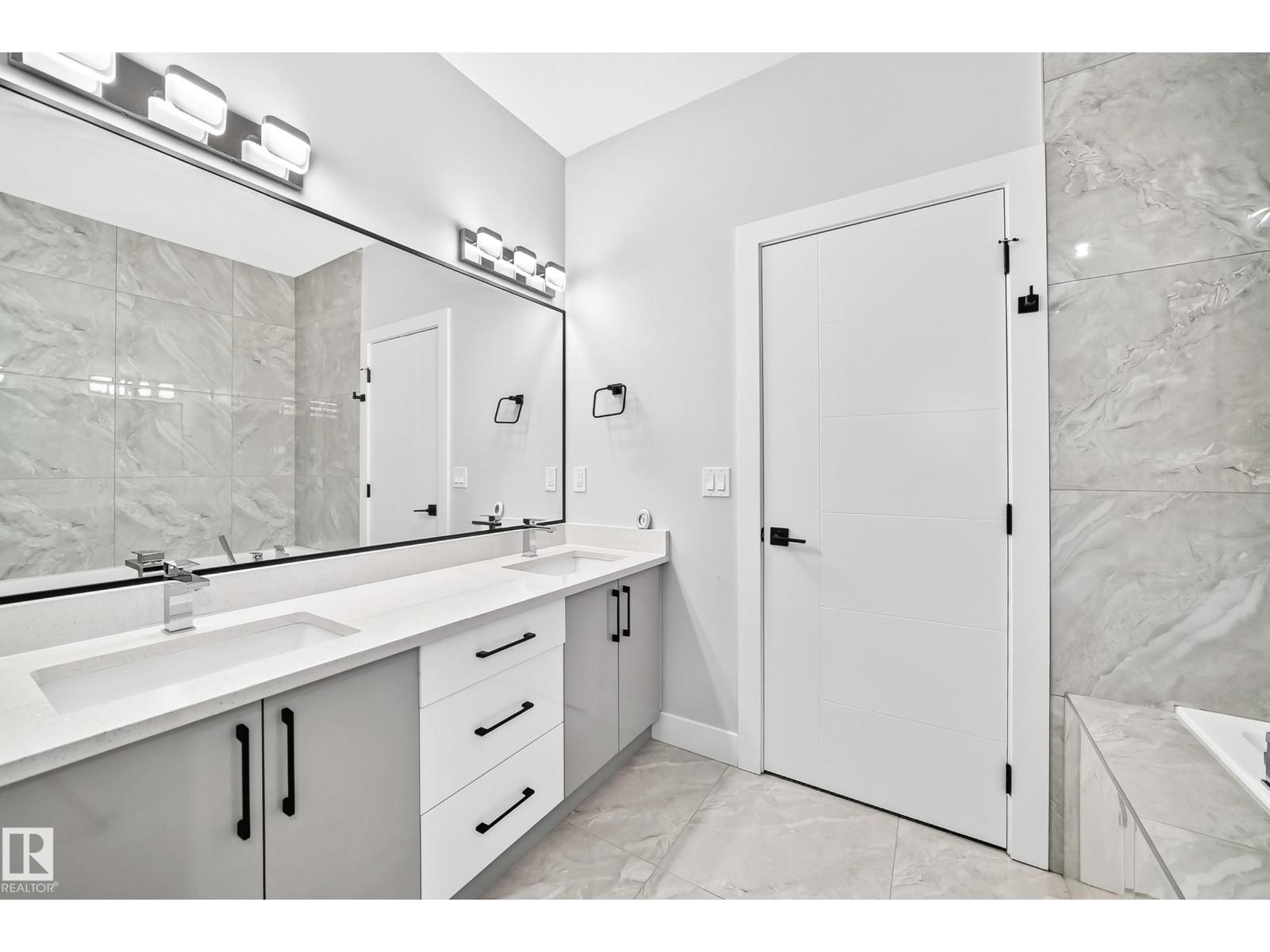 3207 160 ST SW - 39