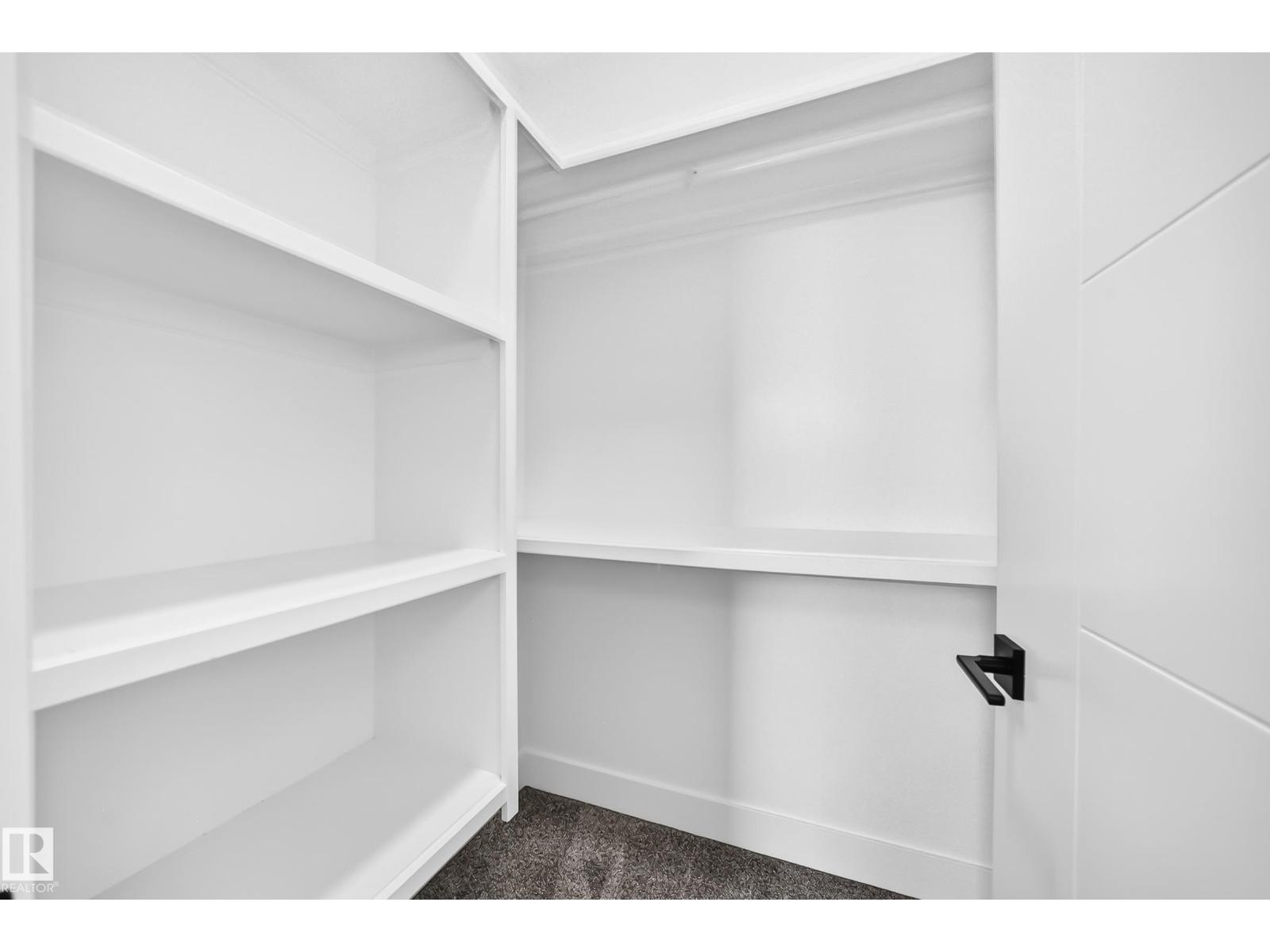 3207 160 ST SW - 44