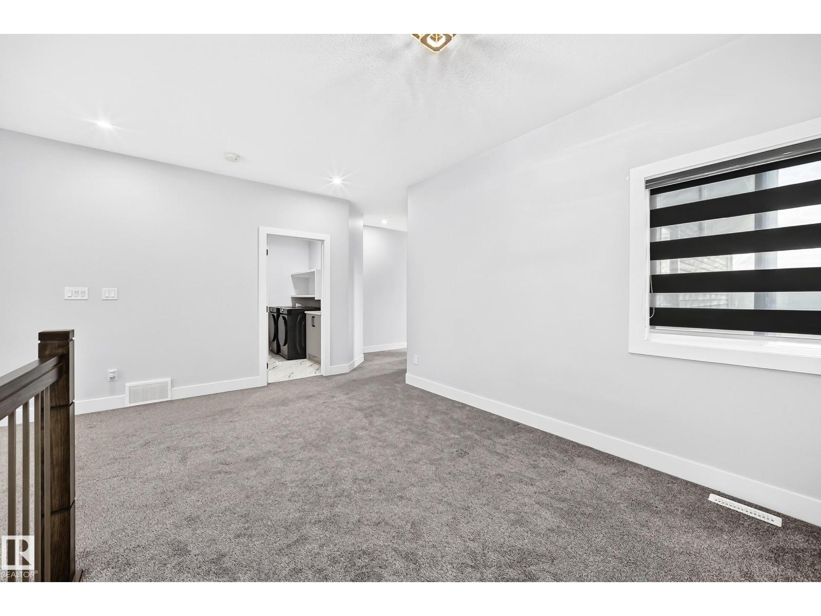 3207 160 ST SW - 53