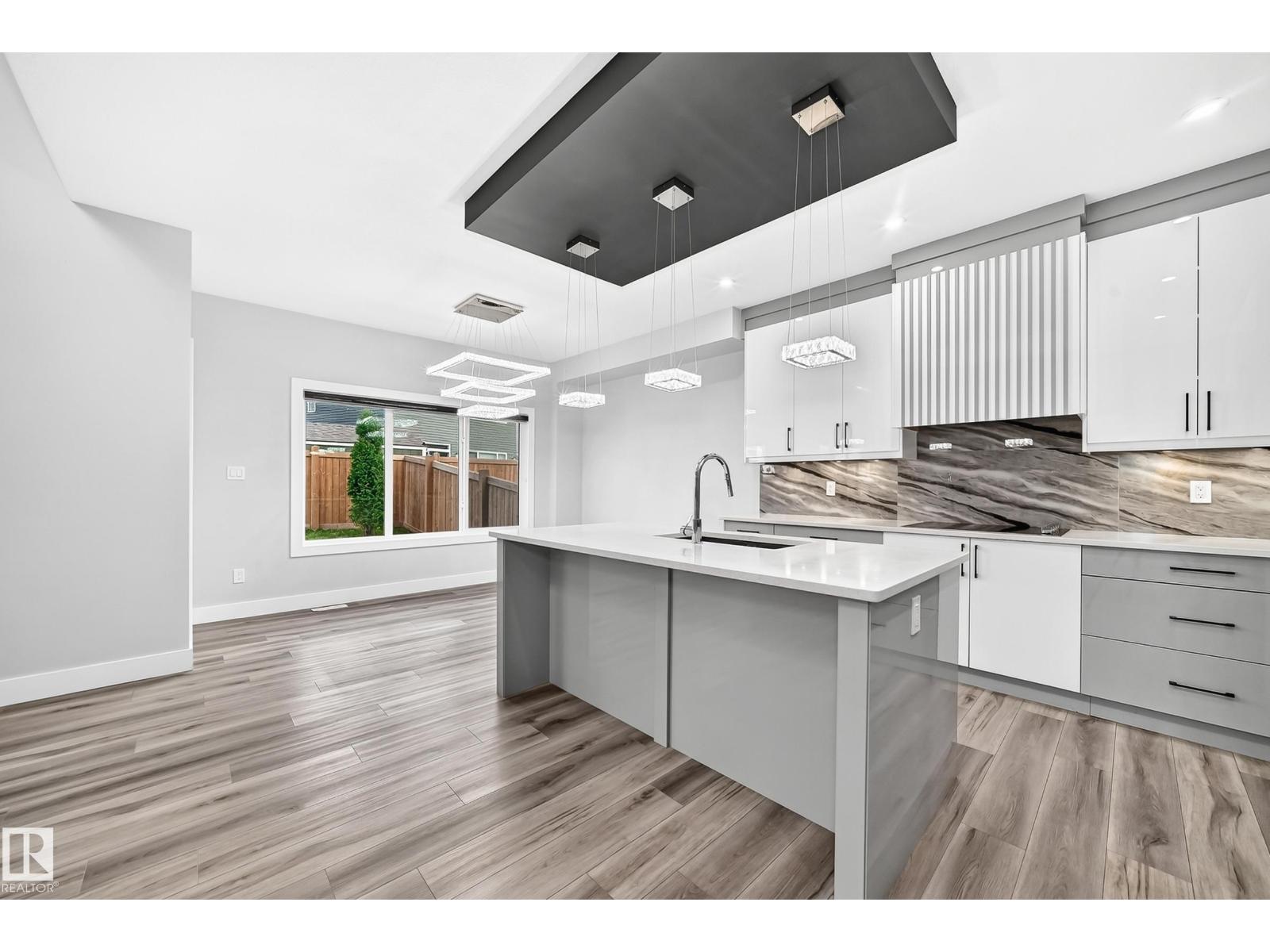 3207 160 ST SW - 7
