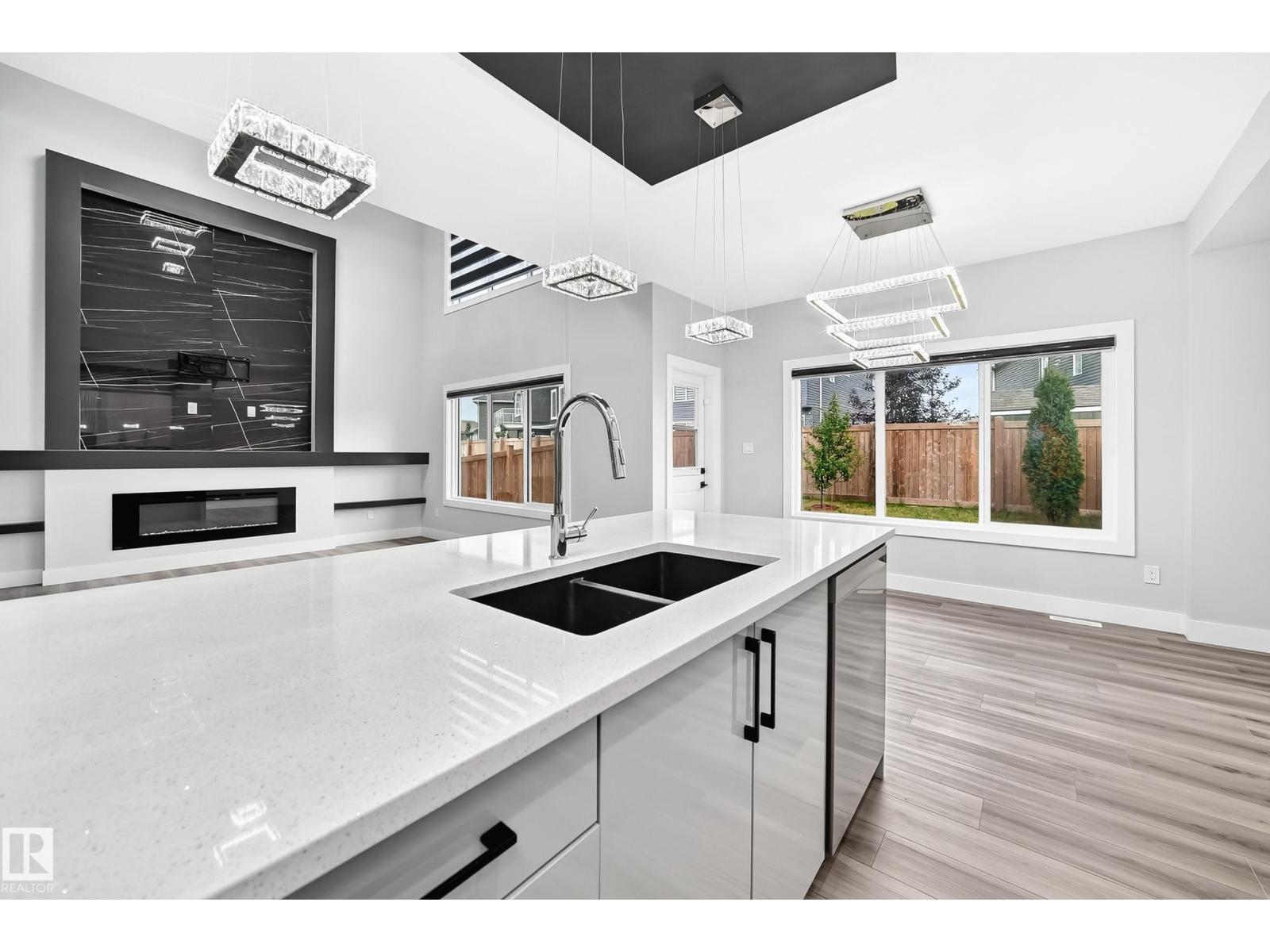3207 160 ST SW - 9