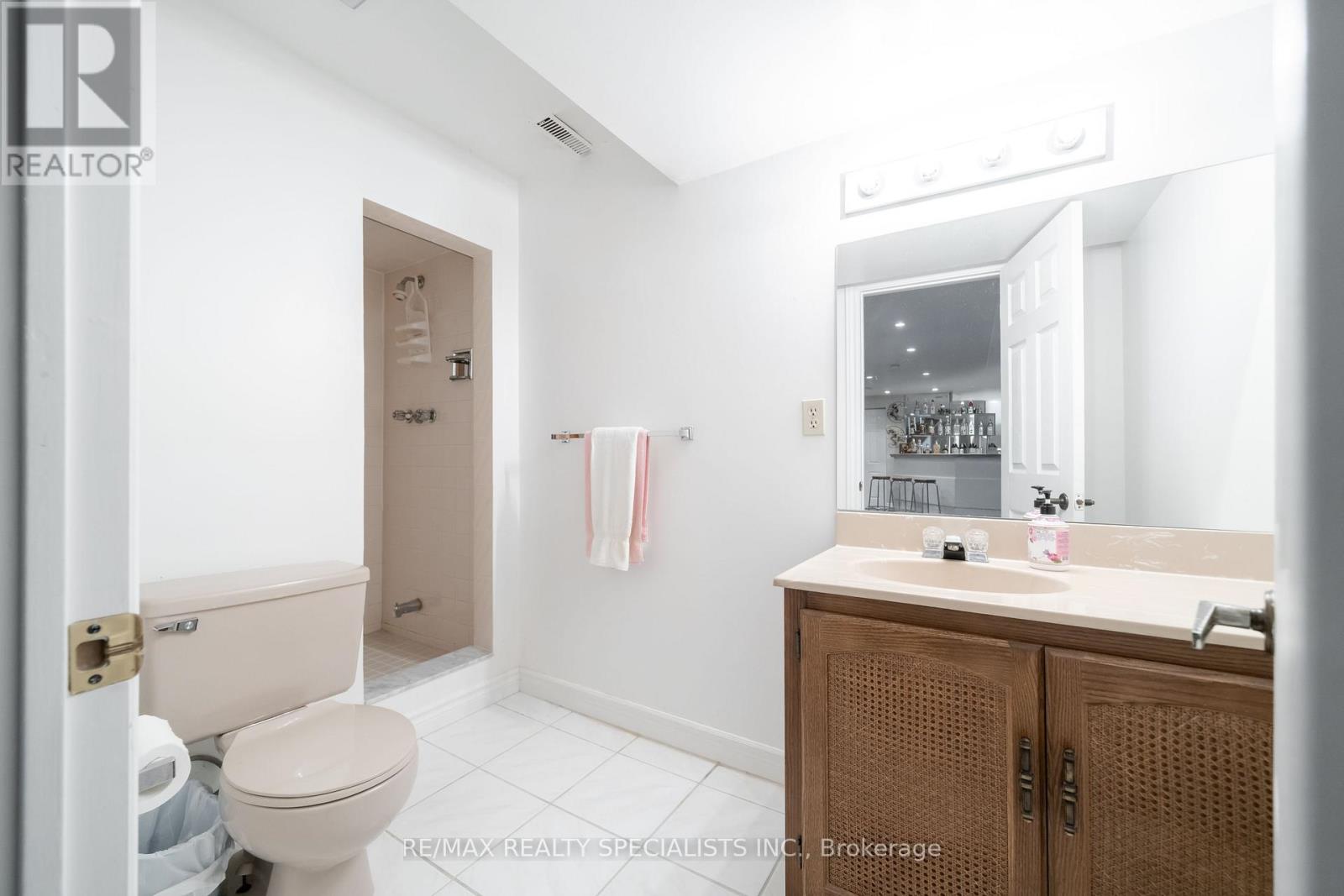 1311 GREENRIDGE CIRCLE - Image 30
