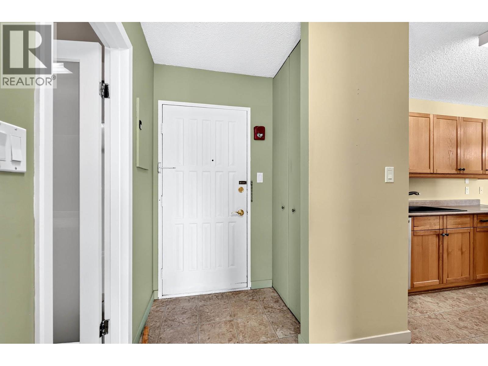 #302 1085 12th Avenue - 8
