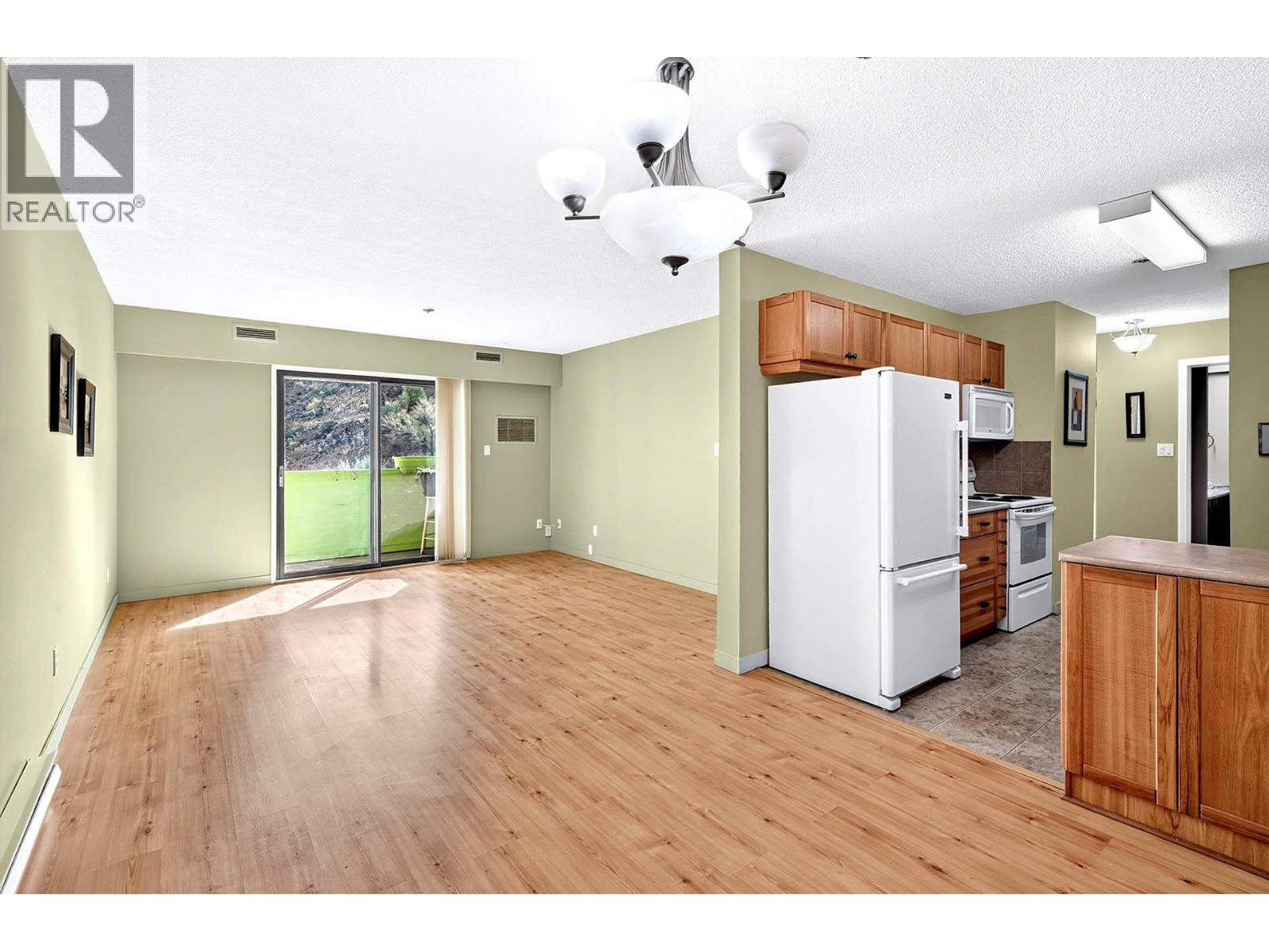 #302 1085 12th Avenue - 14