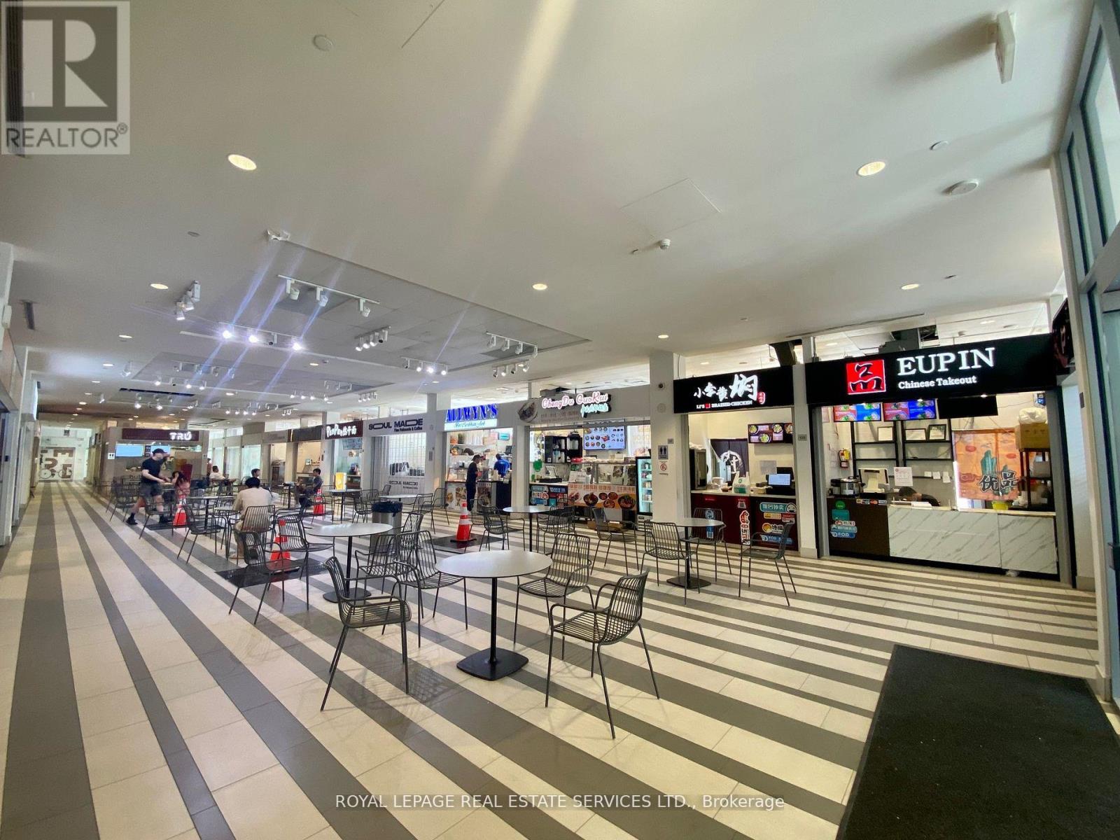 4750 Yonge Street — photo 15