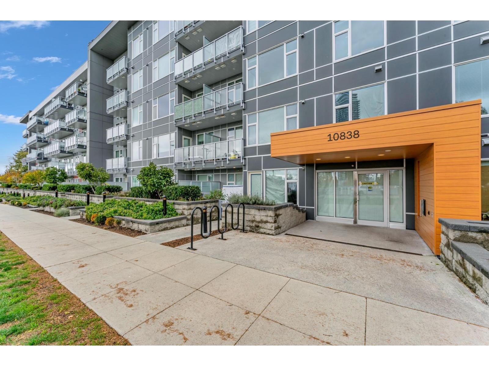 516 10838 WHALLEY BOULEVARD, Surrey — photo 1