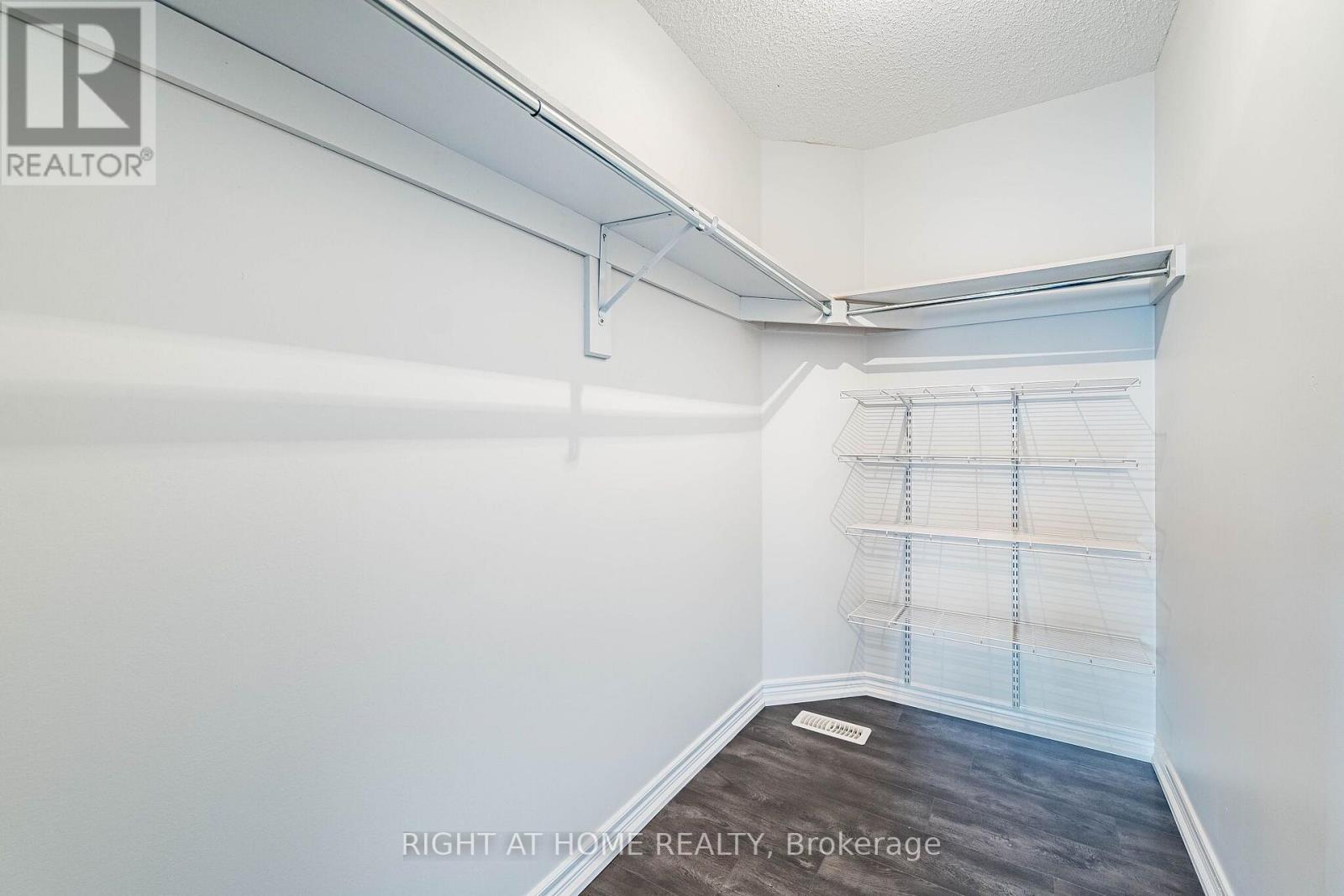 23 COASTLINE DRIVE - 16