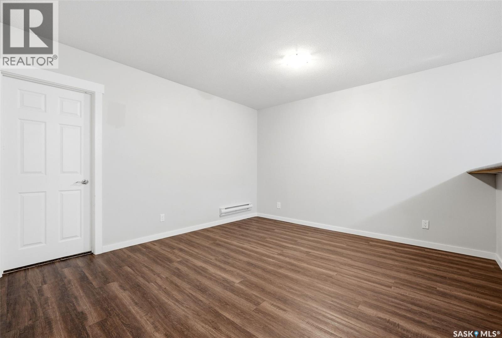1752 York STREET - Image 25