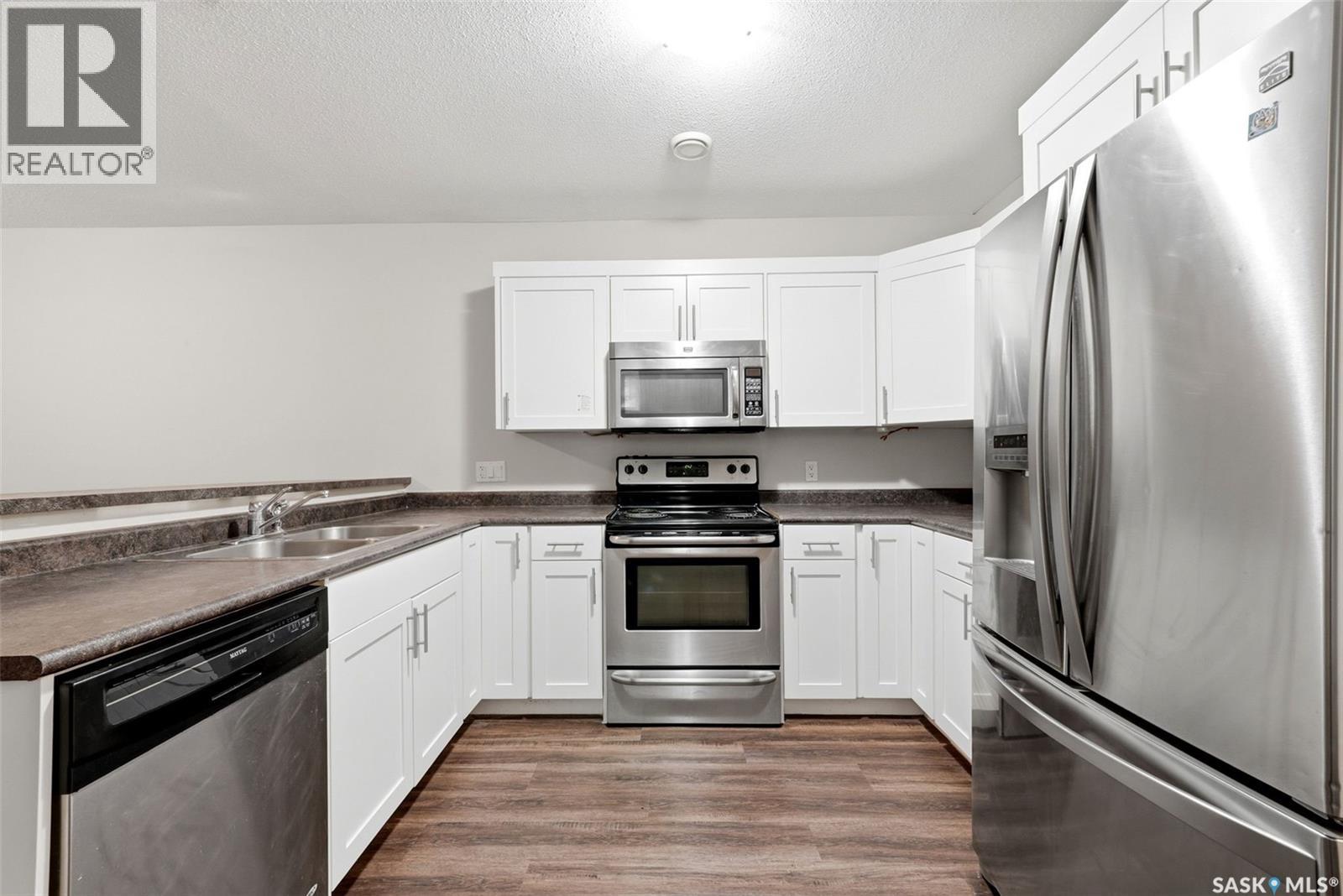 1752 York STREET - Image 28