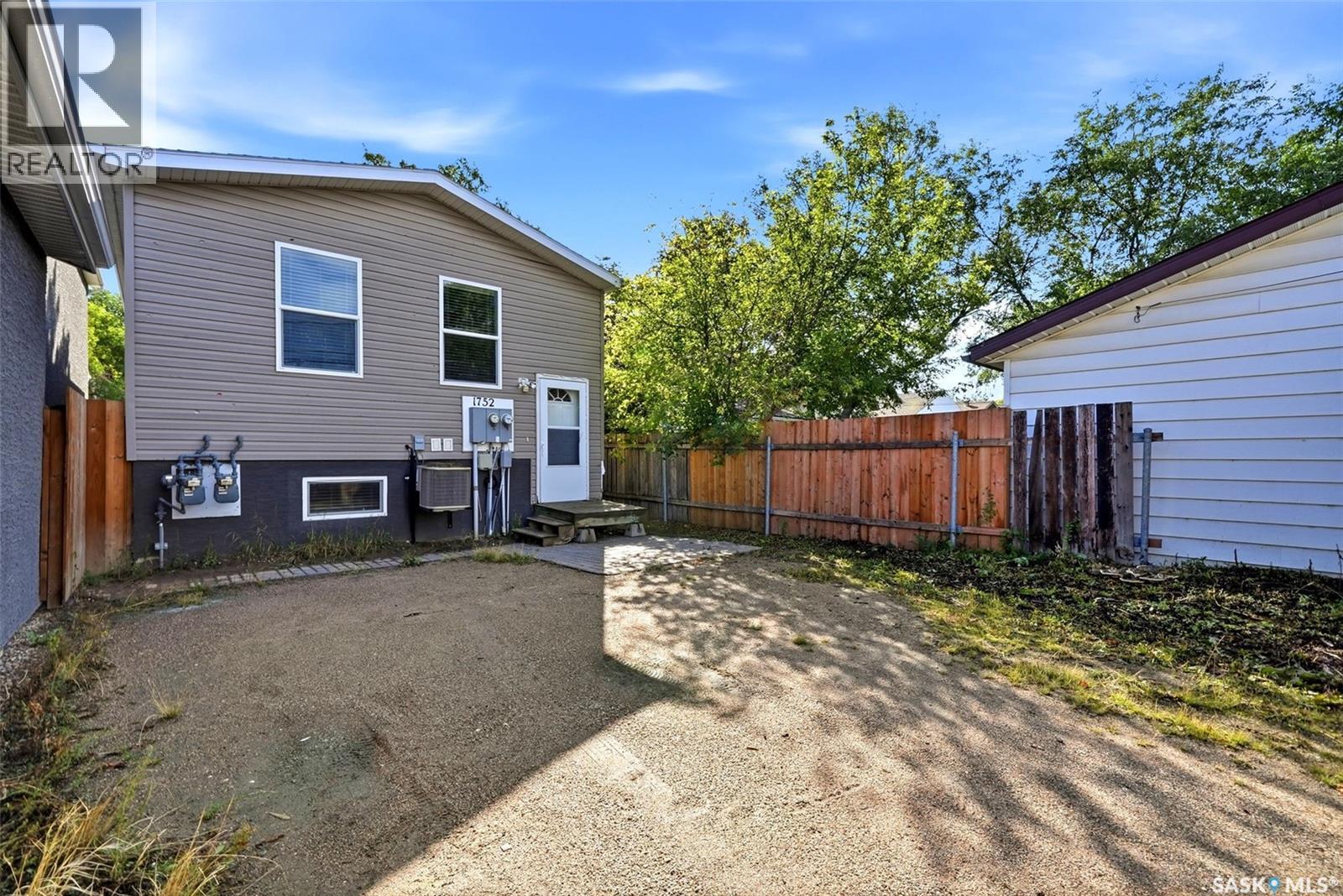 1752 York STREET - 37