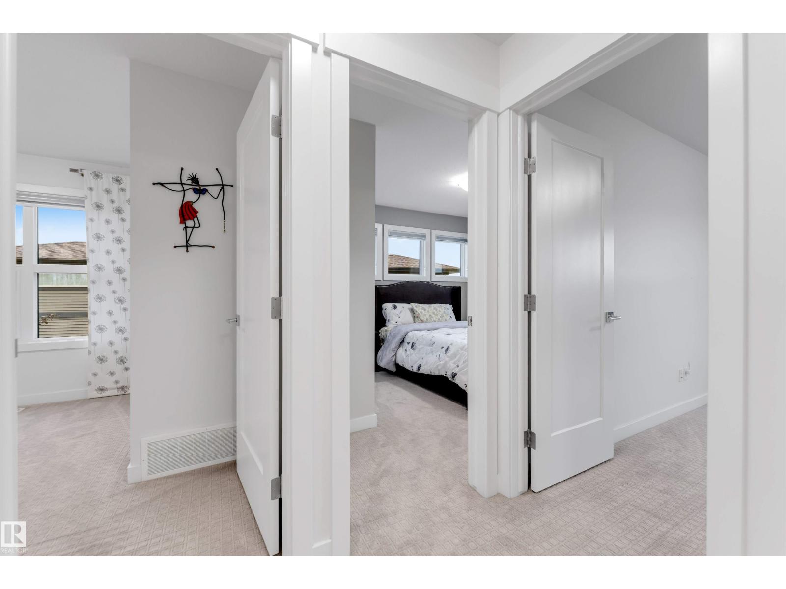 718 CHARLESWORTH WY SW - 28