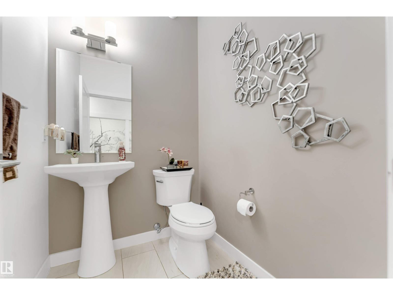 718 CHARLESWORTH WY SW - 20