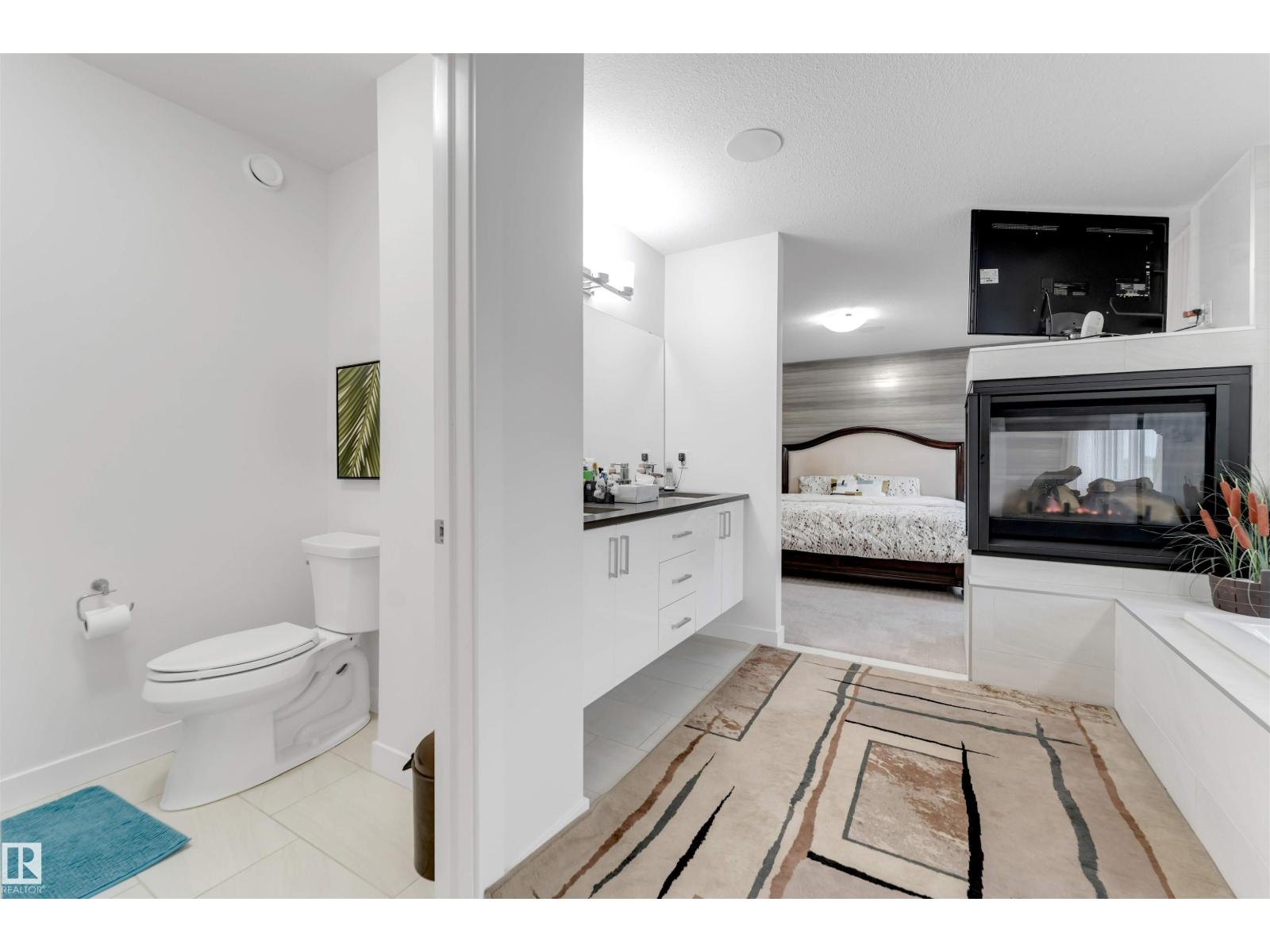 718 CHARLESWORTH WY SW - 32