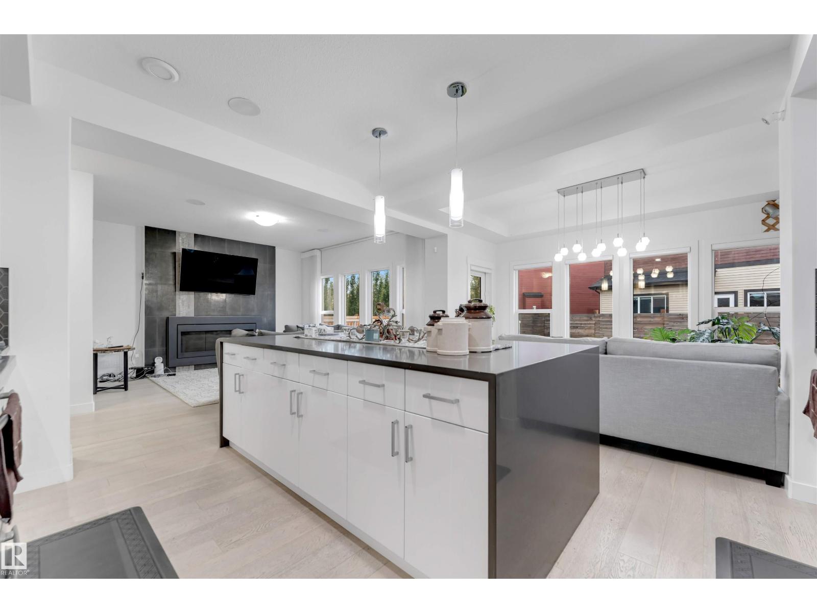 718 CHARLESWORTH WY SW - 14
