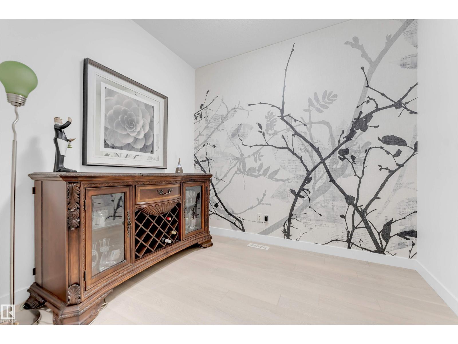 718 CHARLESWORTH WY SW - 23