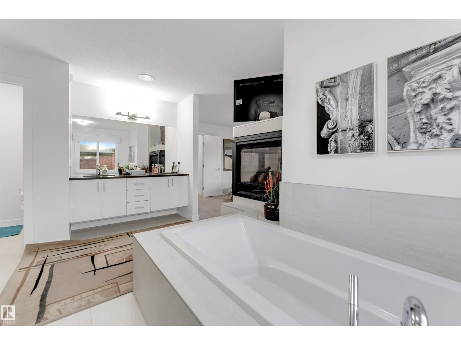 718 CHARLESWORTH WY SW - Image 35